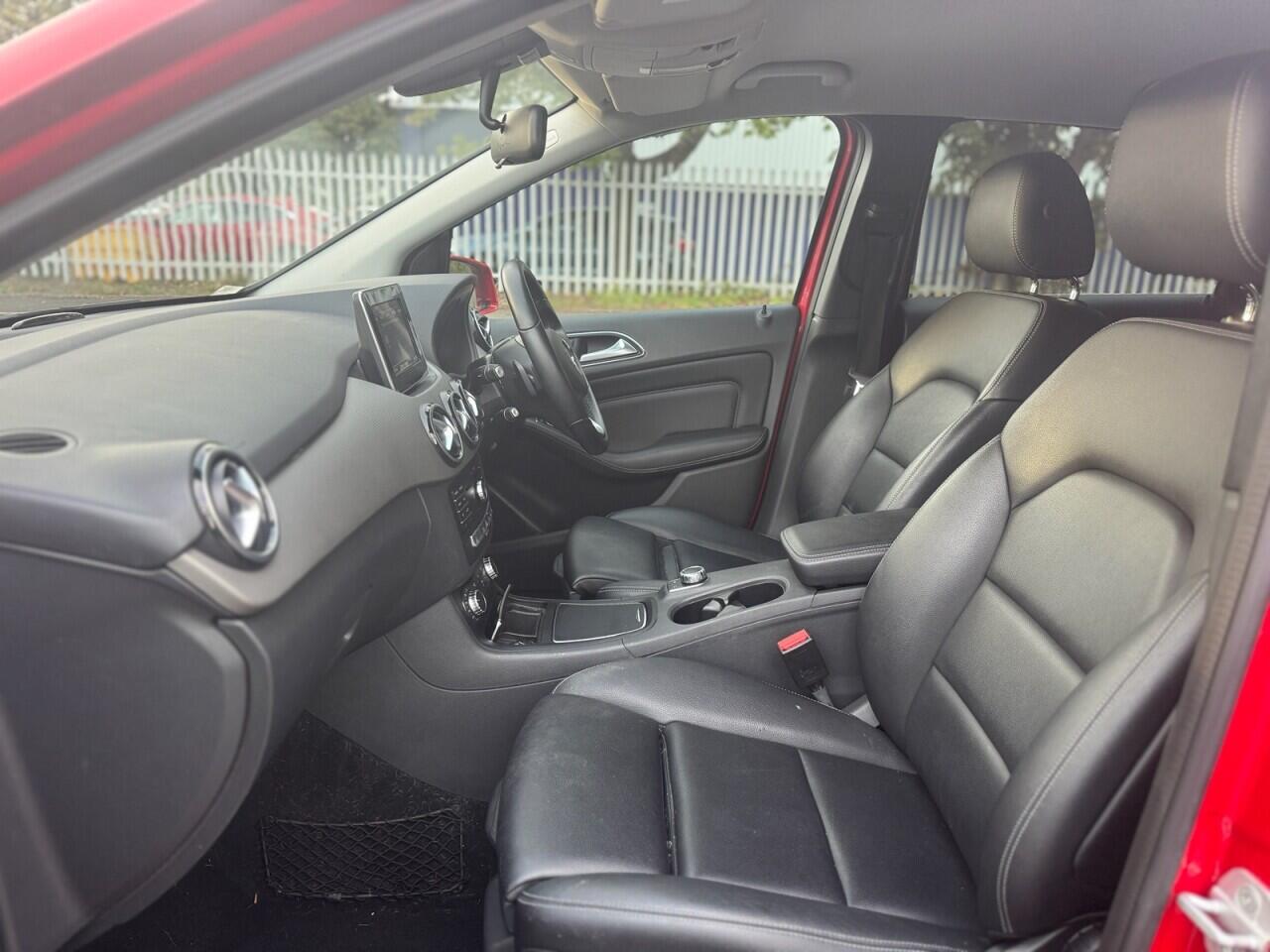 Mercedes-Benz B-Class view 12