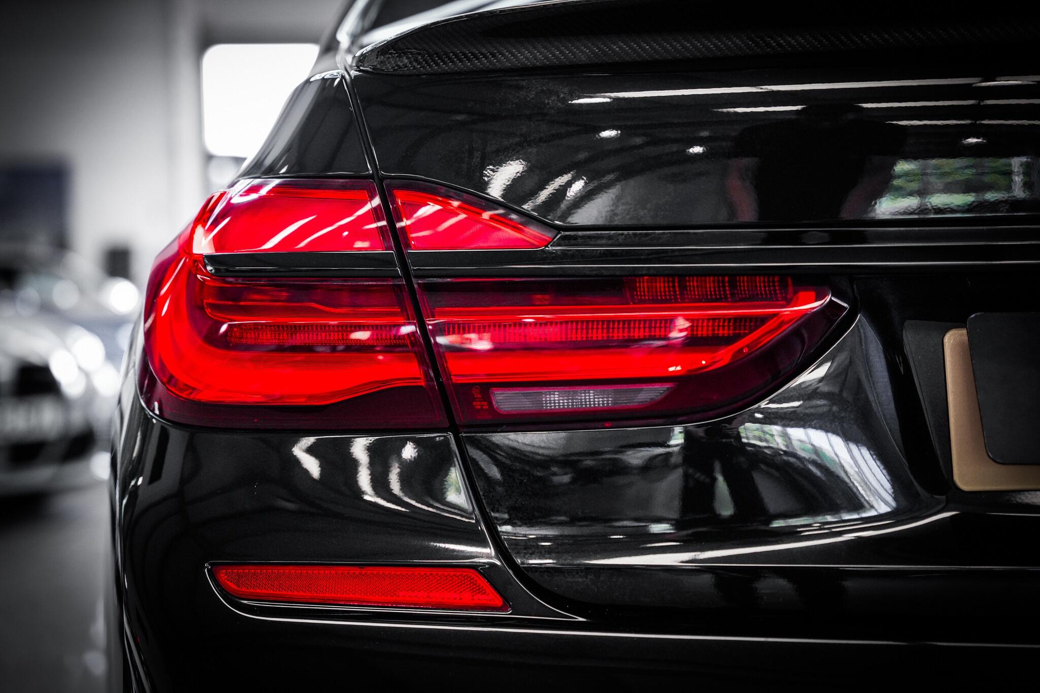 BMW 7 Series view 36