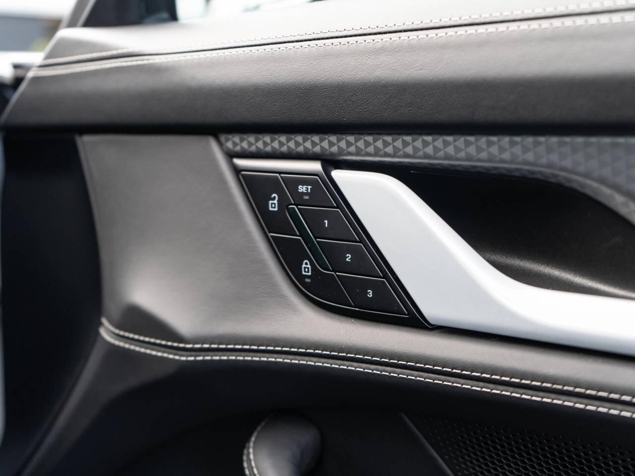 Porsche Taycan view 32