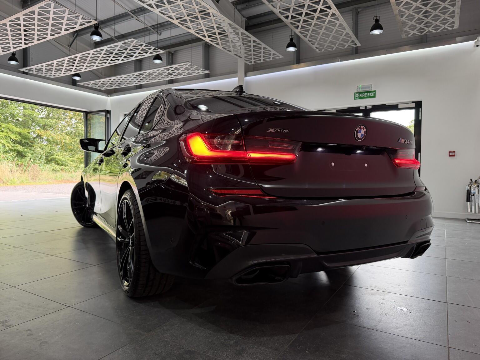 BMW 3 Series view 11