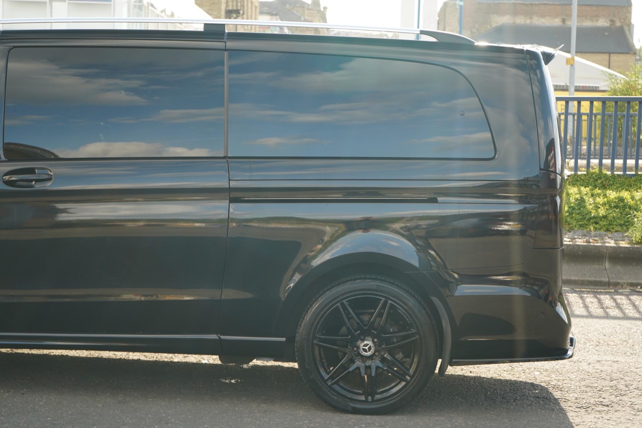 Mercedes-Benz V-Class view 9