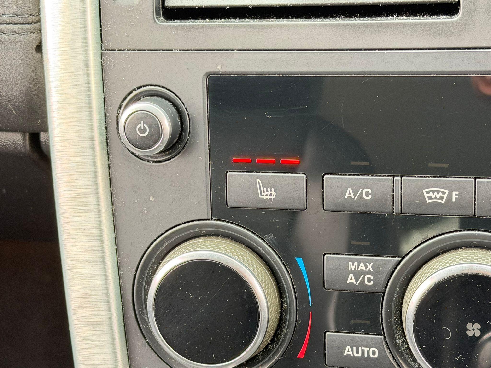 Land Rover Discovery Sport view 23