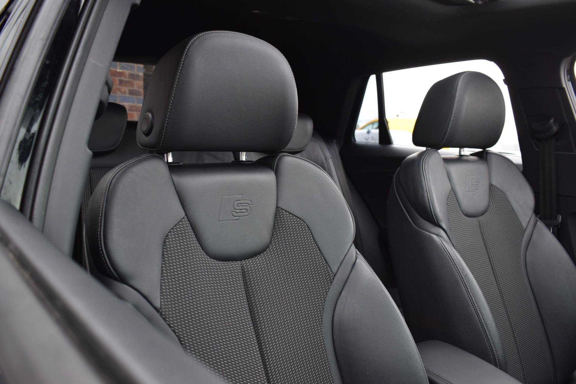 Audi Q2 view 13
