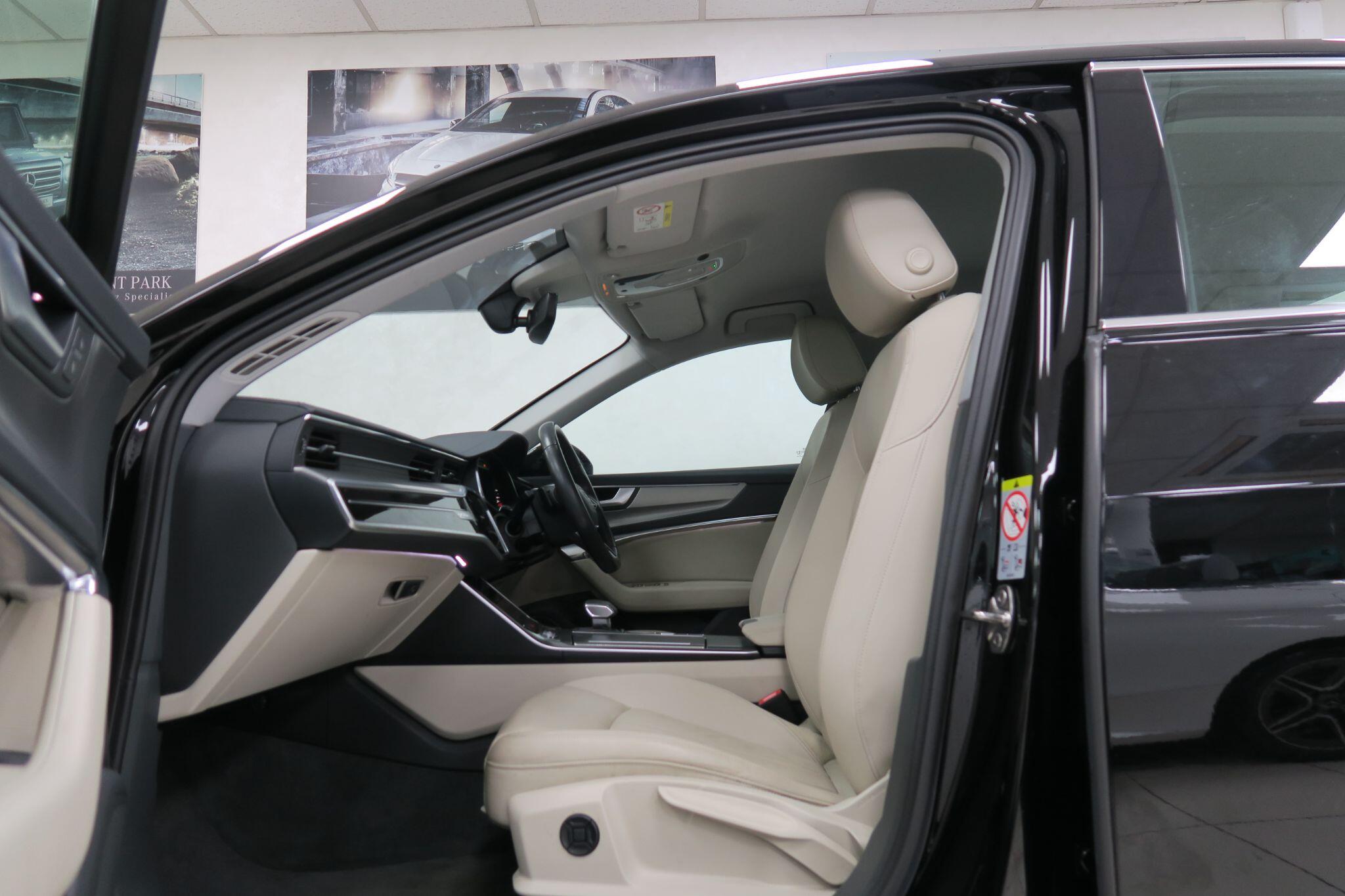 Audi A6 view 10