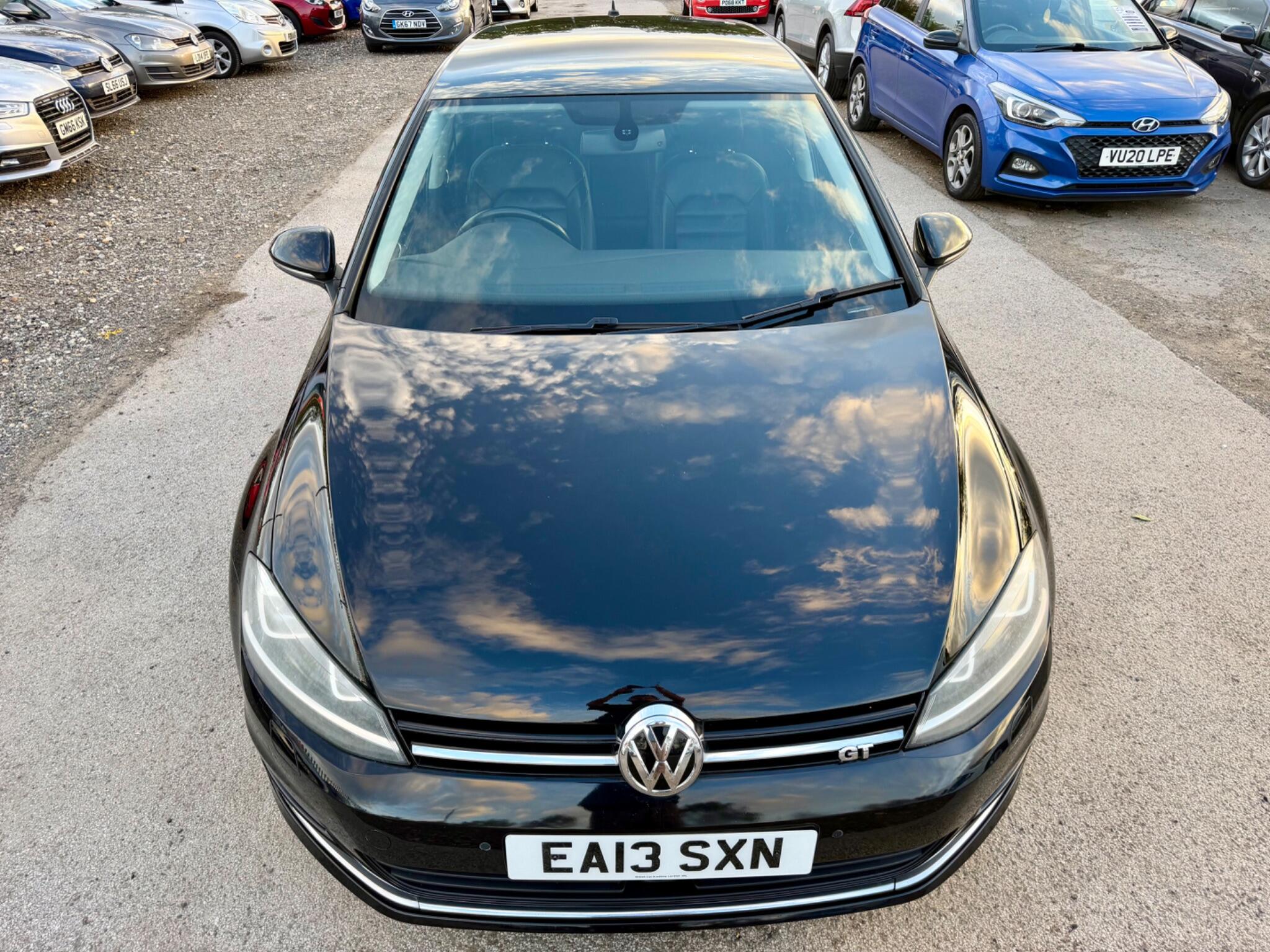 Volkswagen Golf view 3