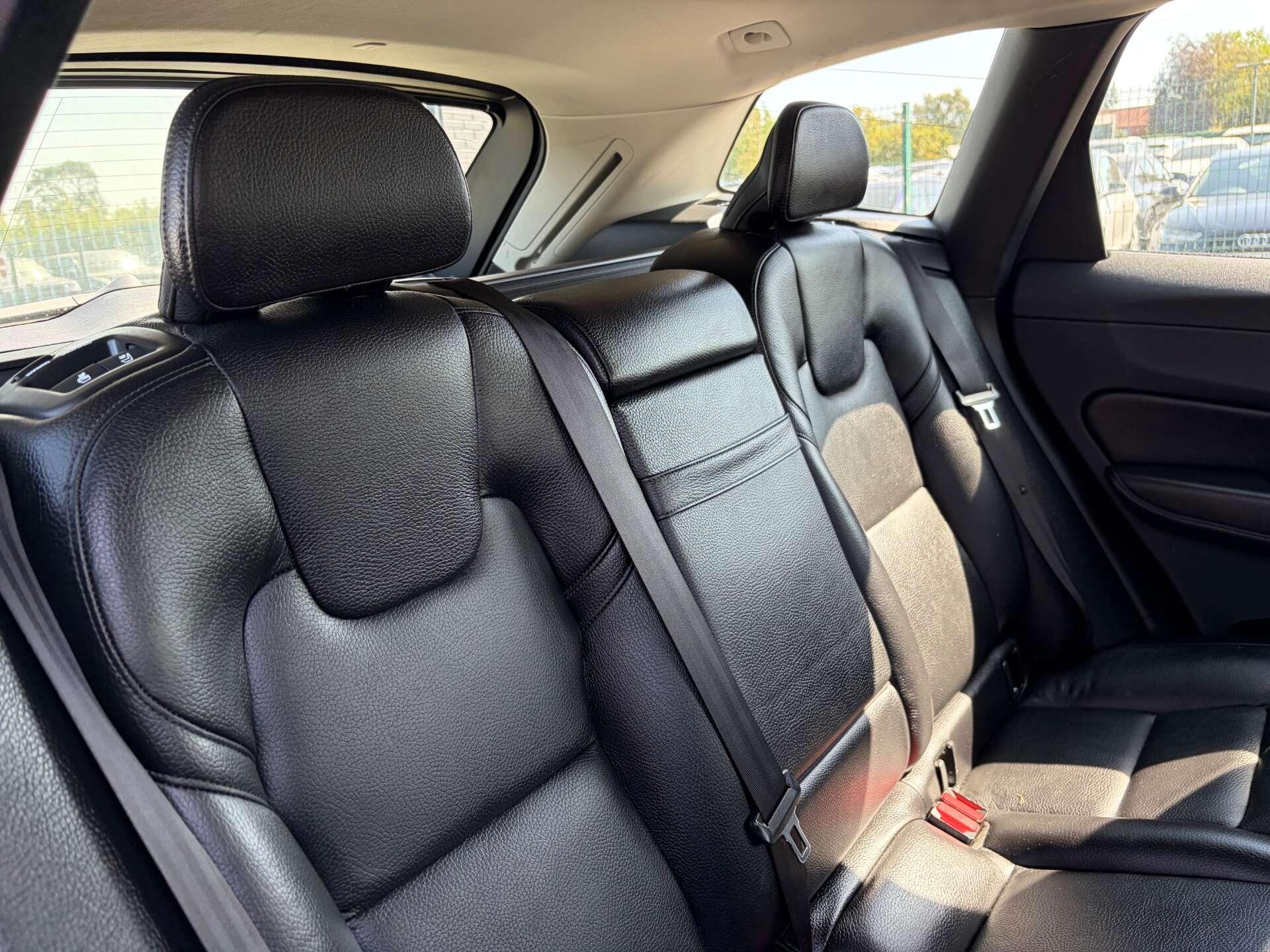 Volvo XC60 view 30