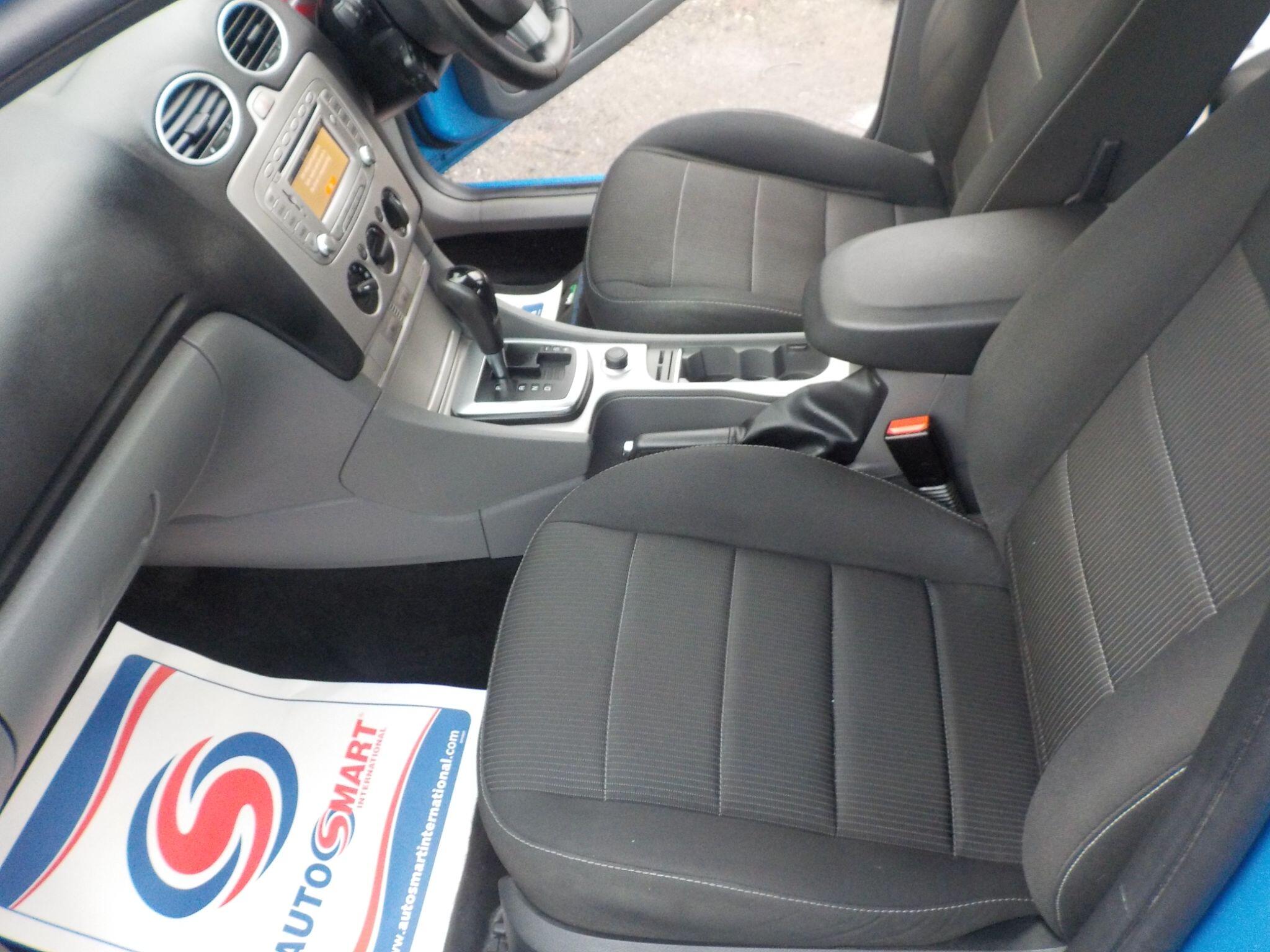 Ford Focus 1.6 Sport Auto 5dr