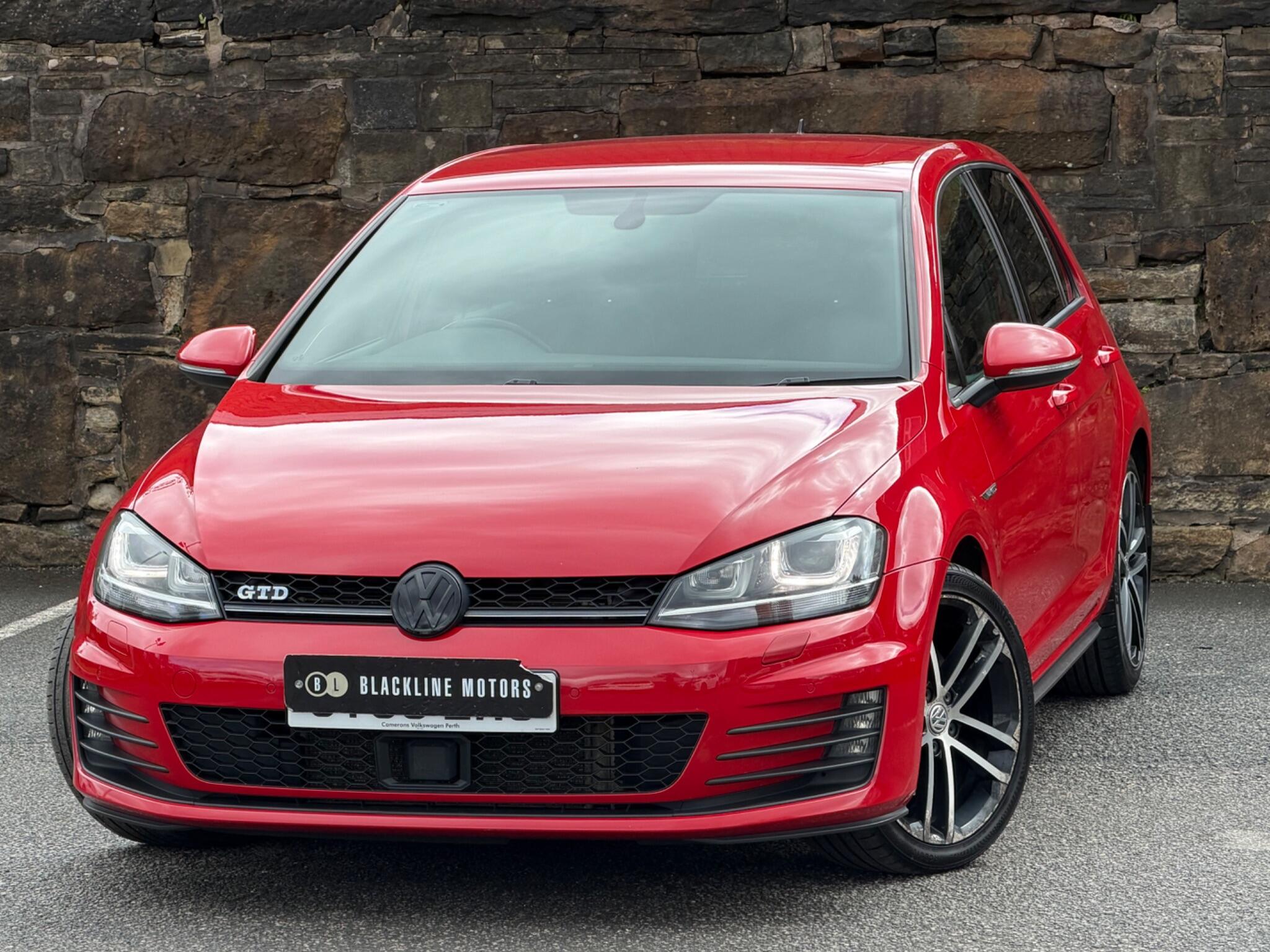 Volkswagen Golf view 3