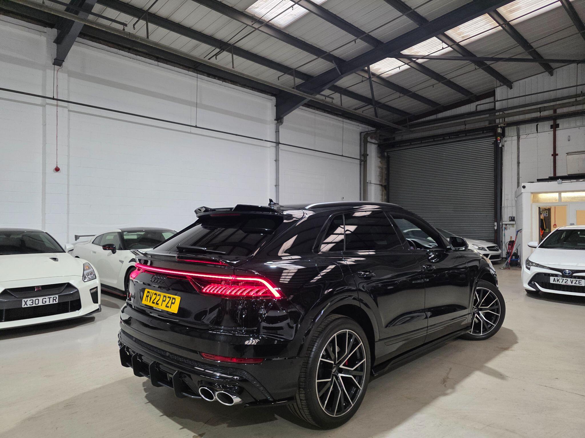Audi SQ8 view 41