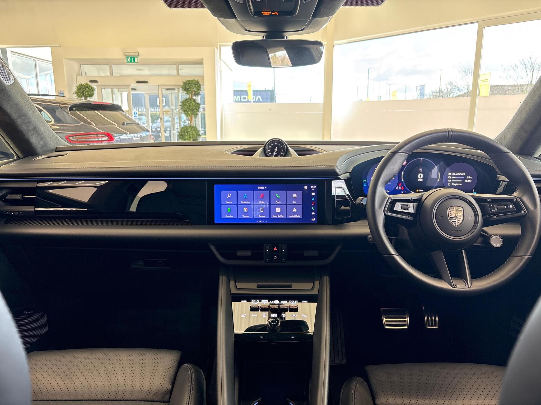 Porsche Macan view 27