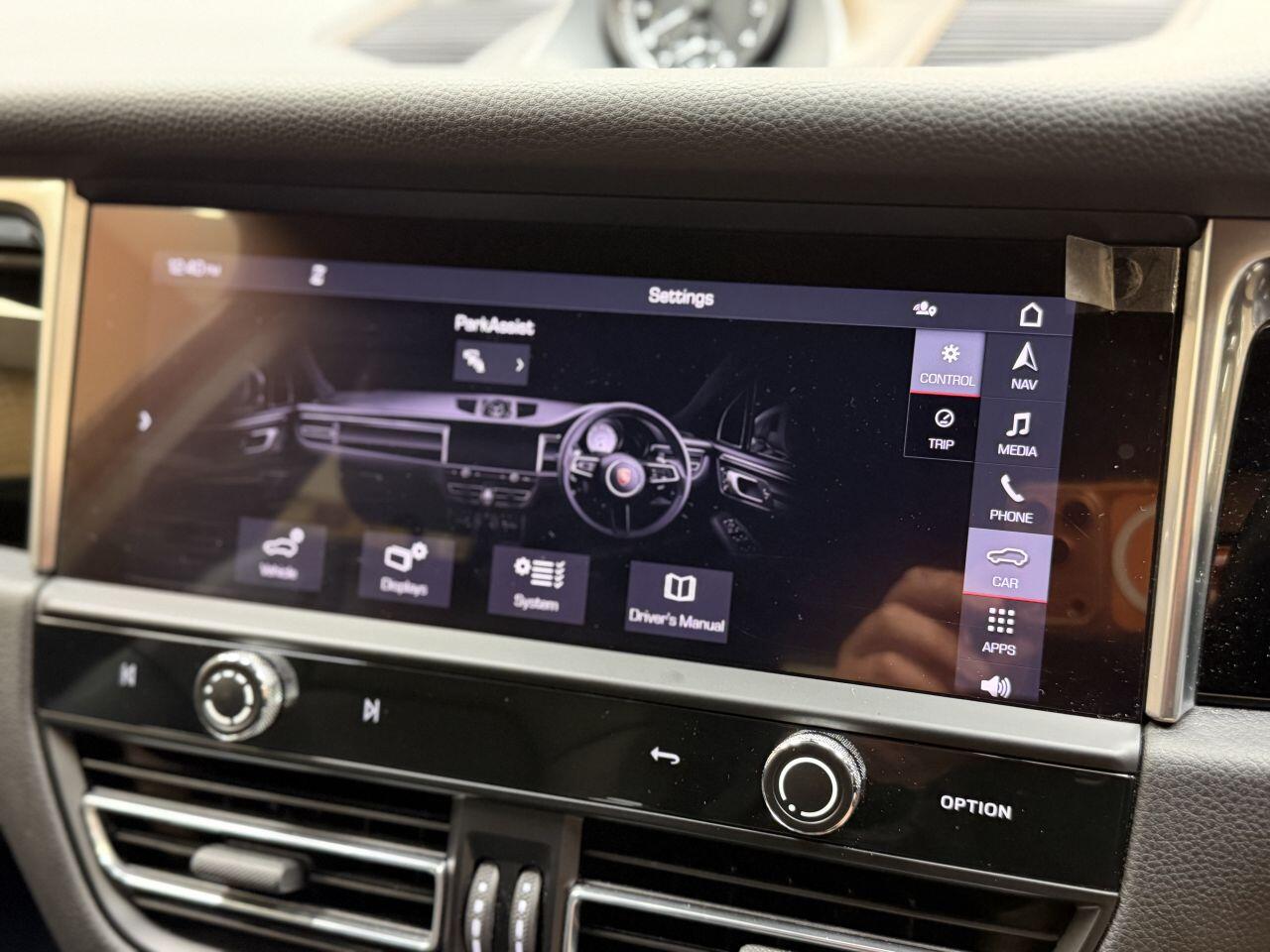 Porsche Macan view 48