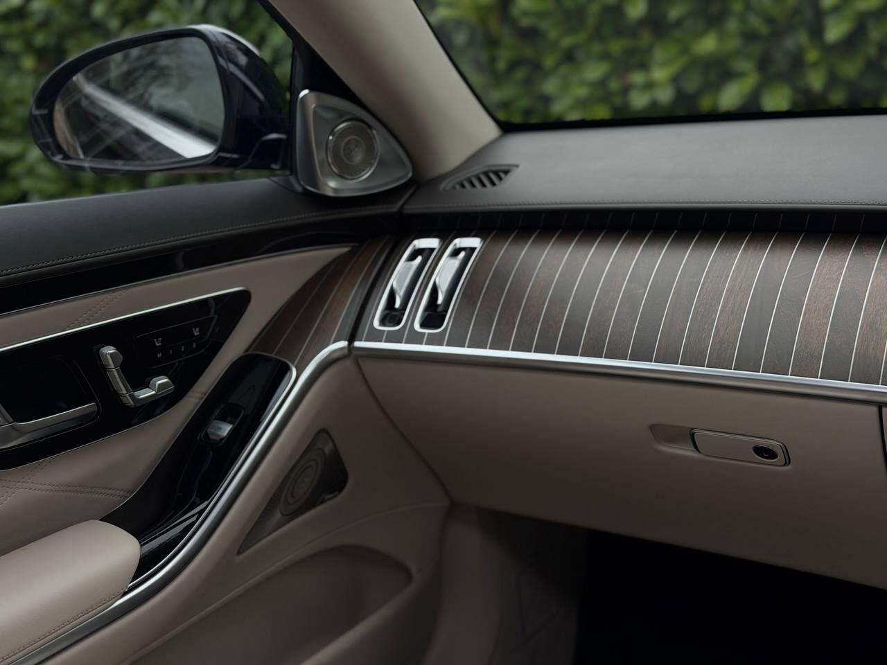 Mercedes-Benz S-Class view 13