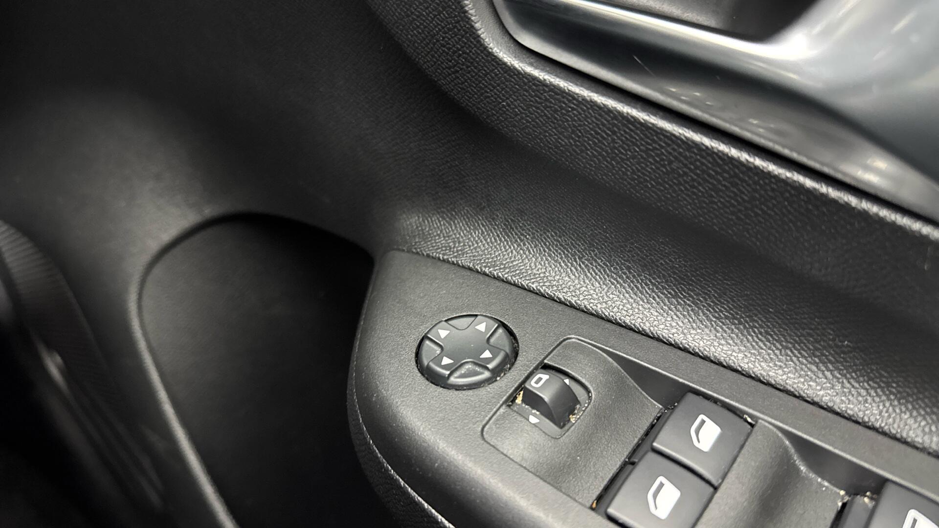 Vauxhall Corsa view 28