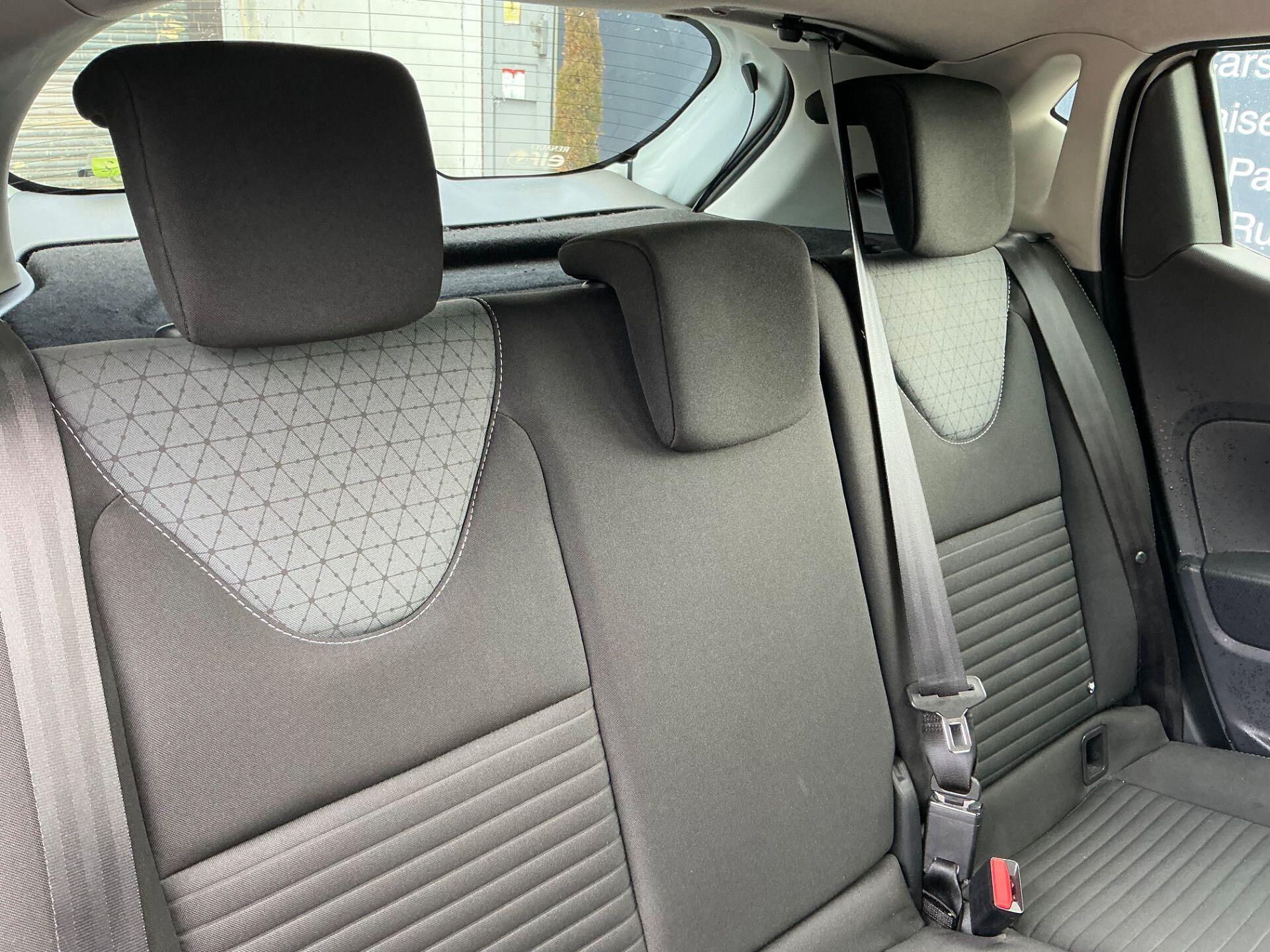 Renault Clio view 6