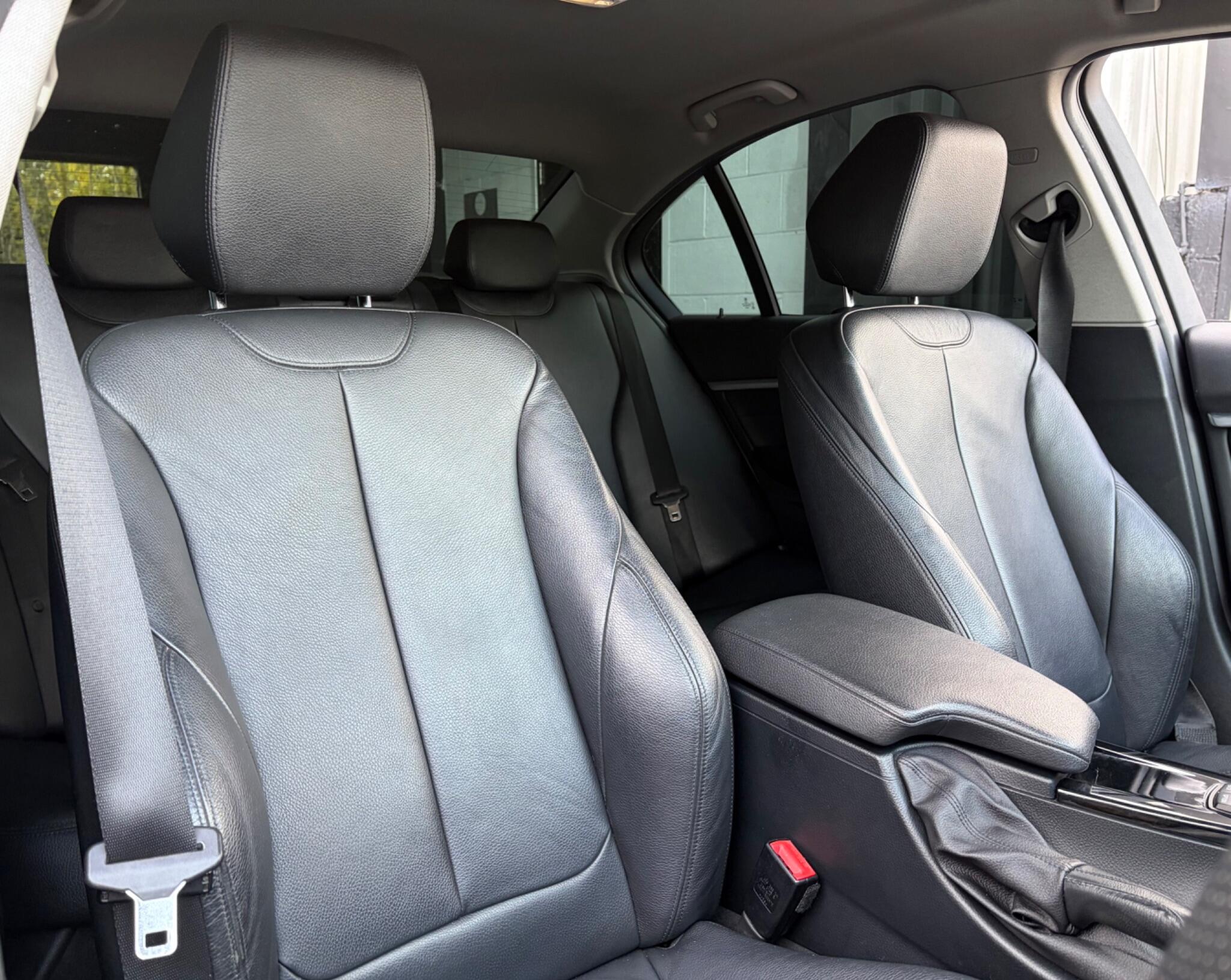 BMW 3 Series view 26