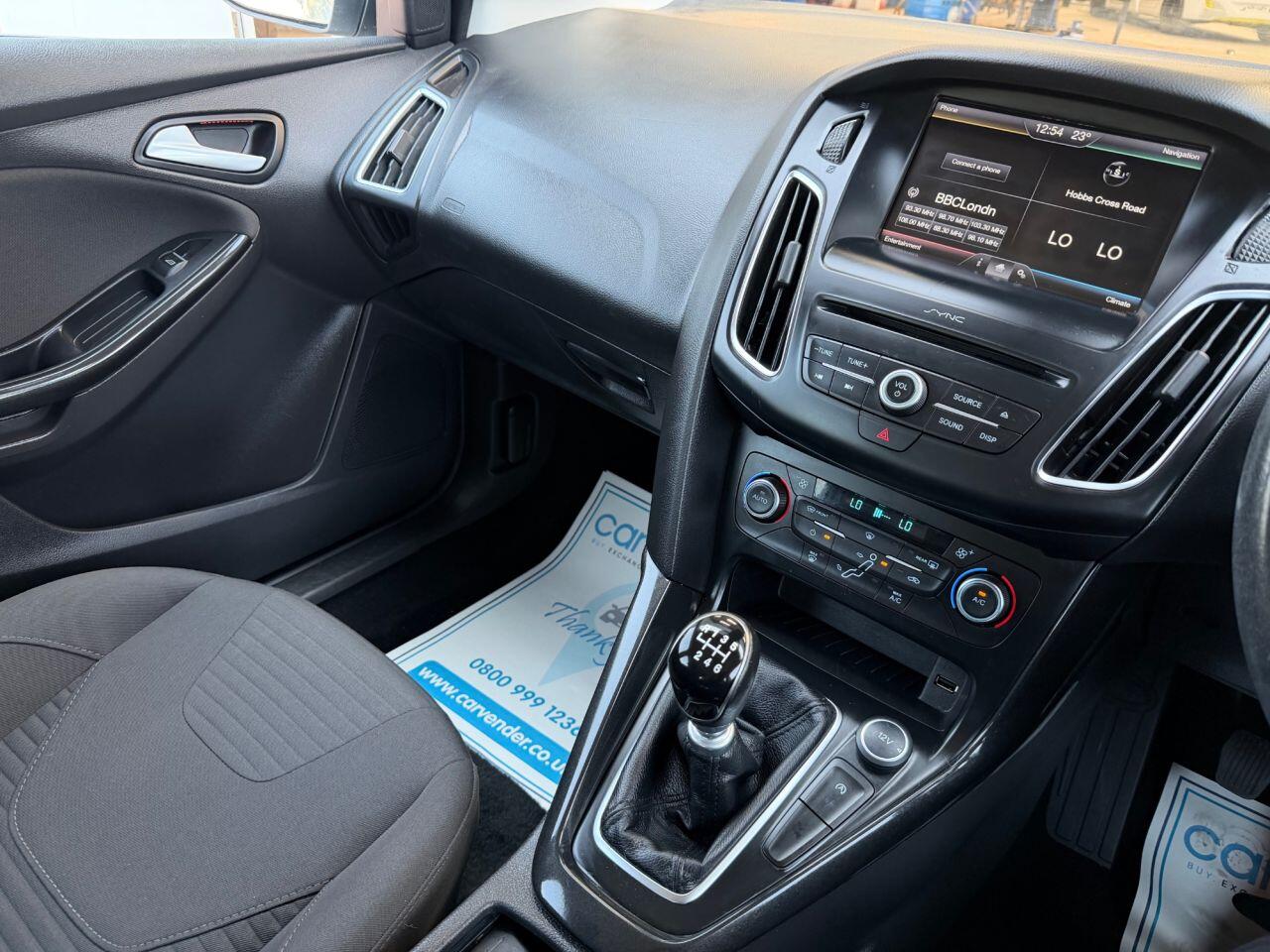 Ford Focus view 31