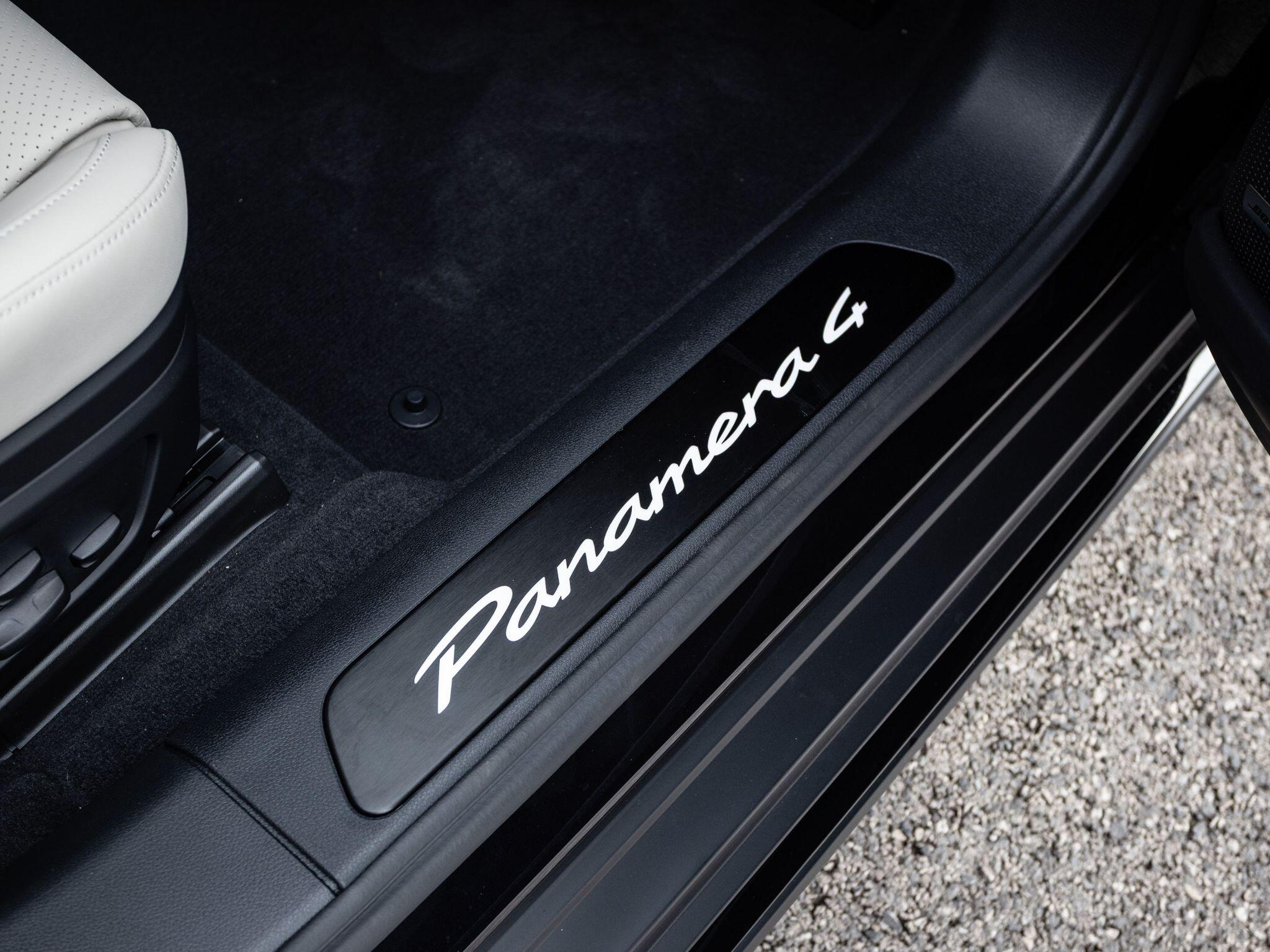 Porsche Panamera view 15