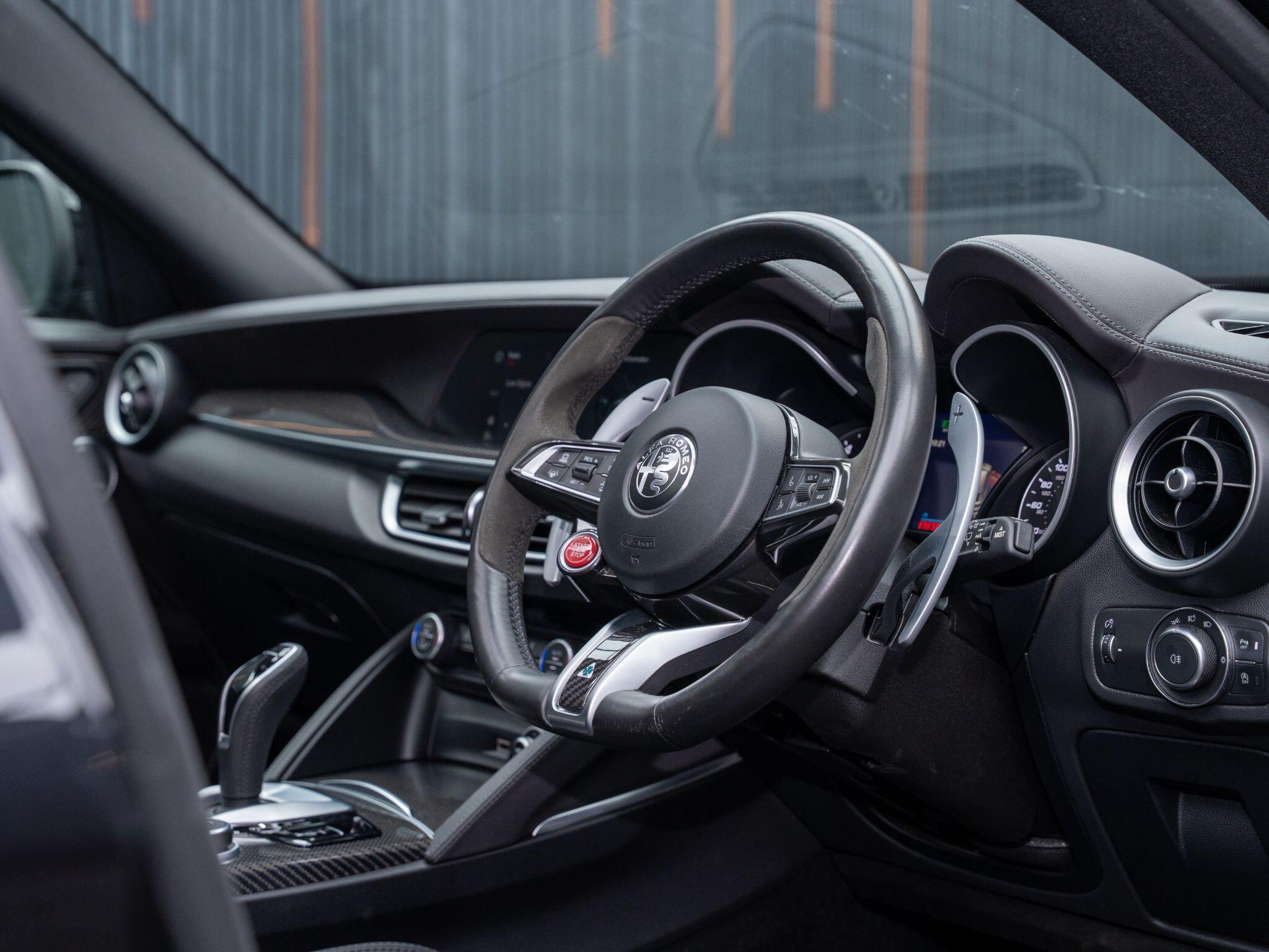 Alfa Romeo Stelvio view 20