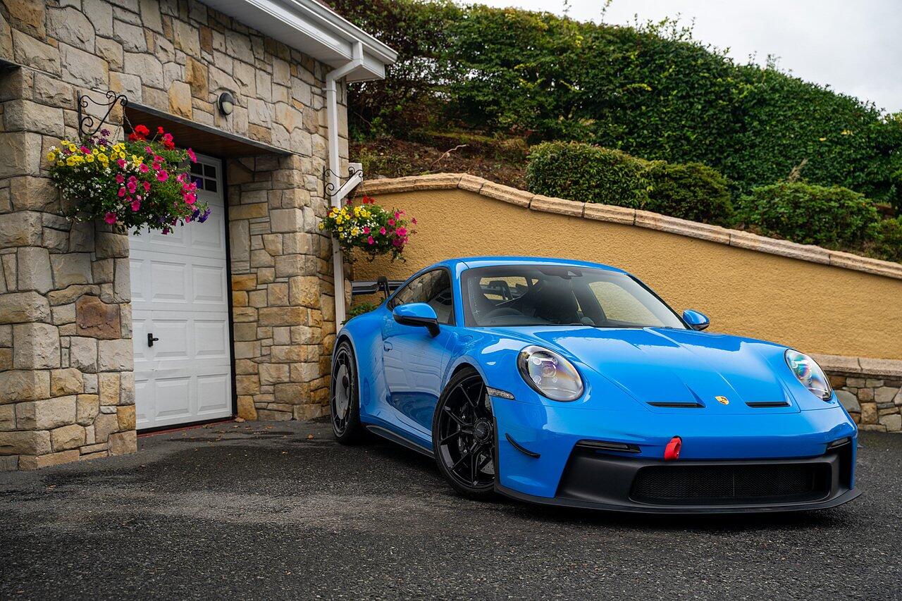 Porsche 911 view 33