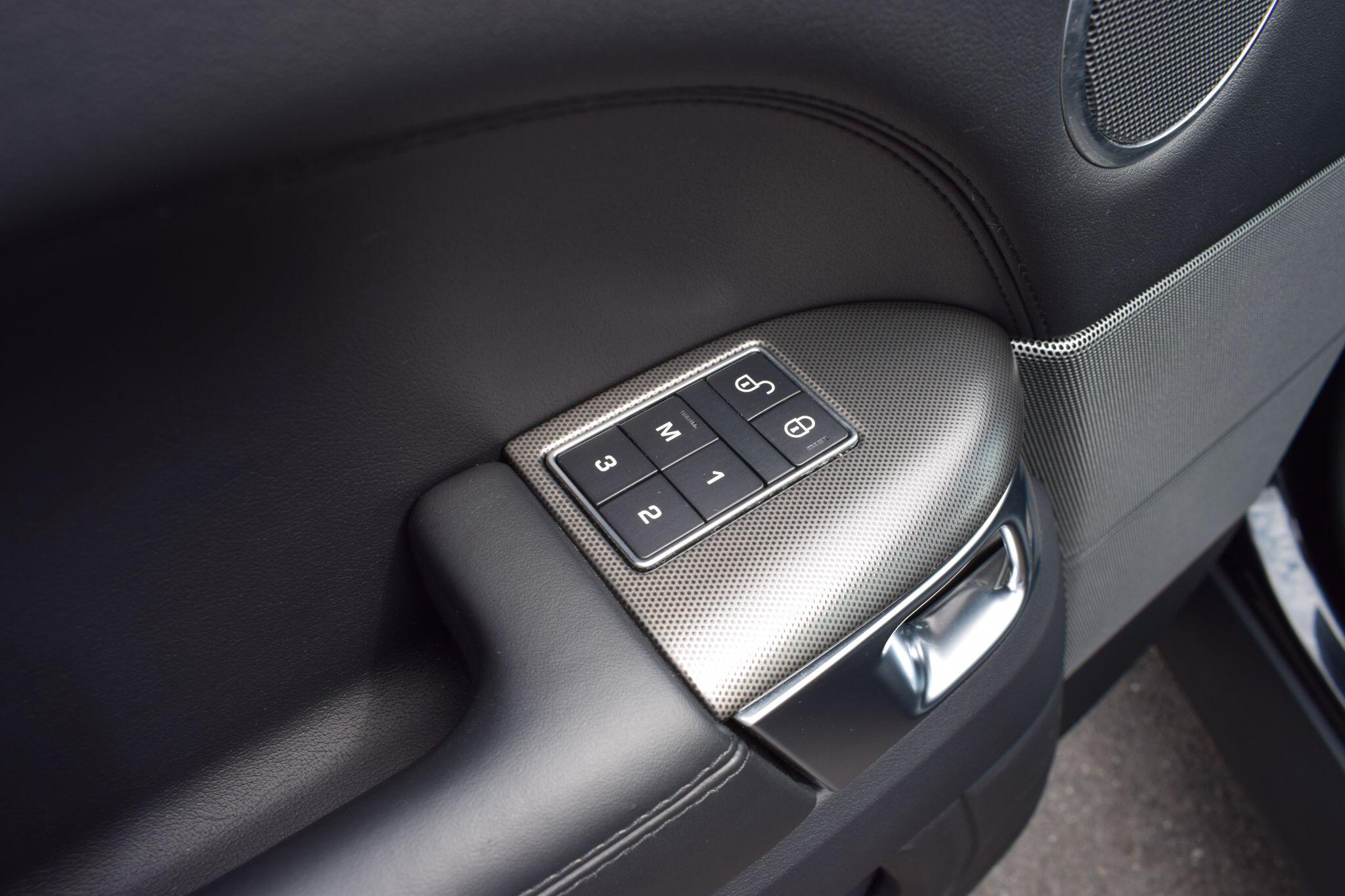 Land Rover Range Rover Sport view 11