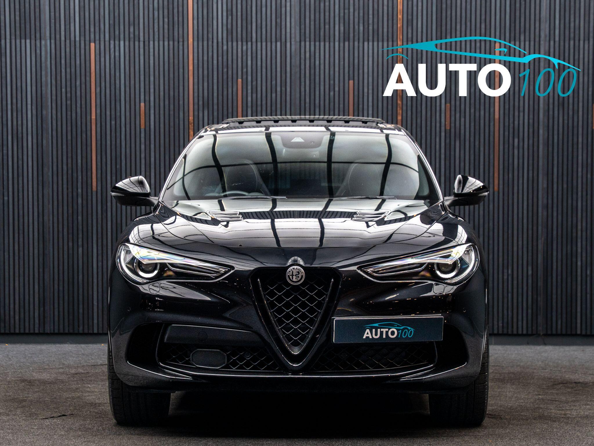 Alfa Romeo Stelvio view 13