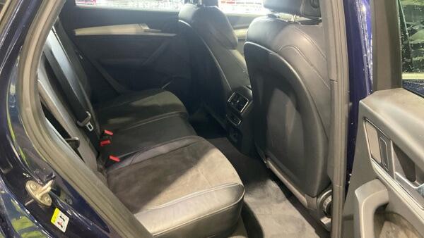Audi Q5 view 4