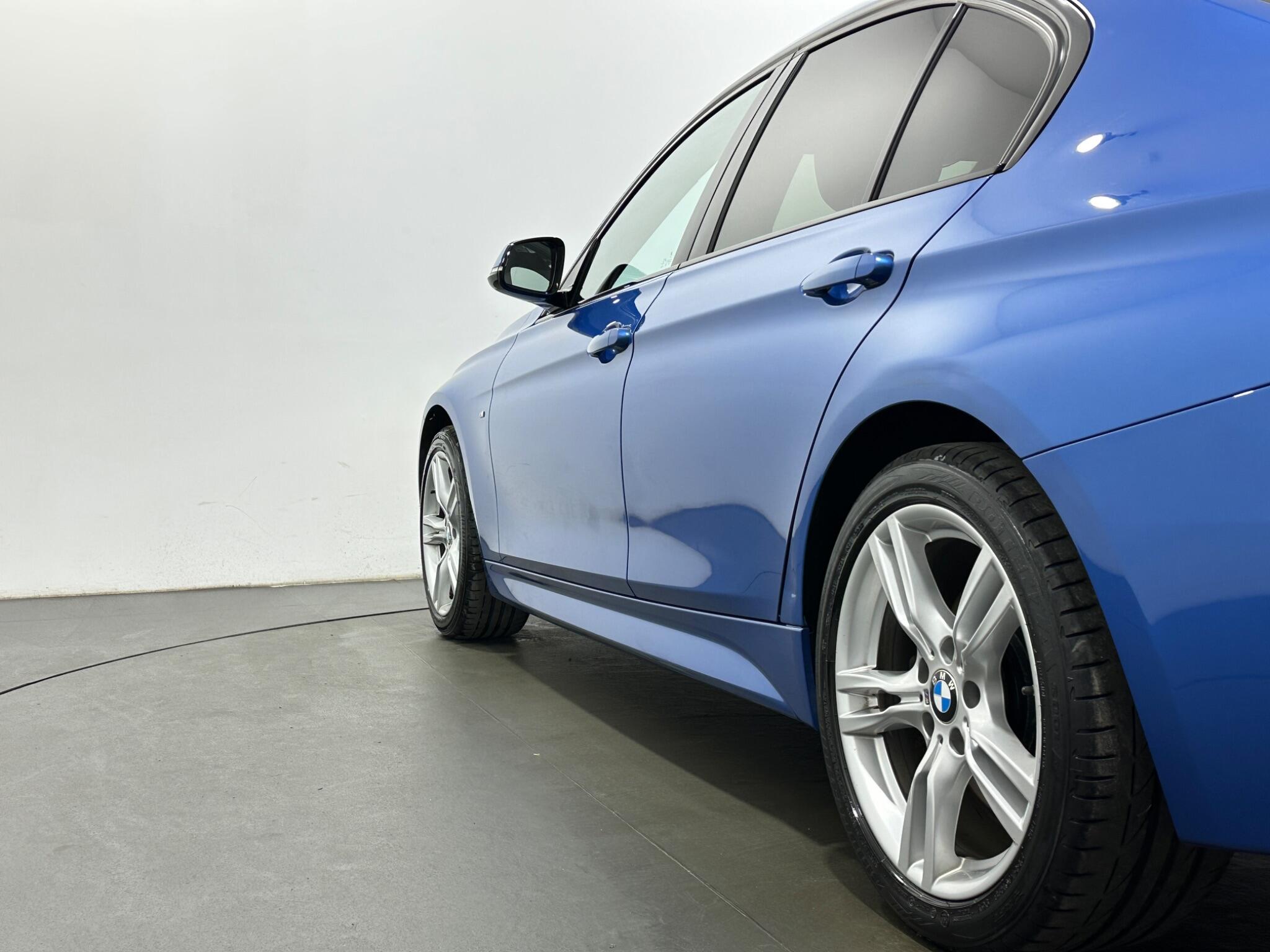 BMW 3 Series view 47