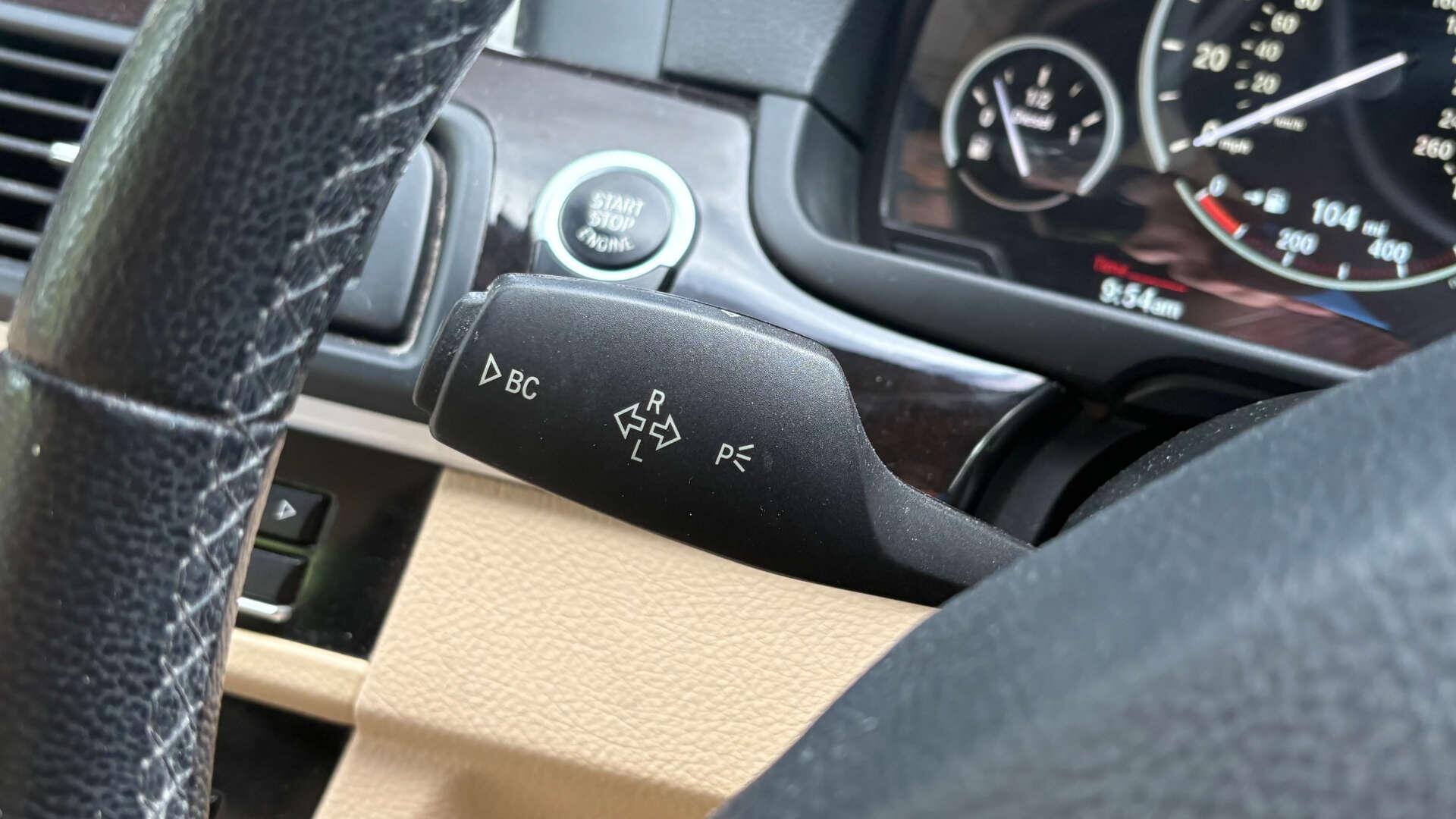 BMW 5 Series view 19