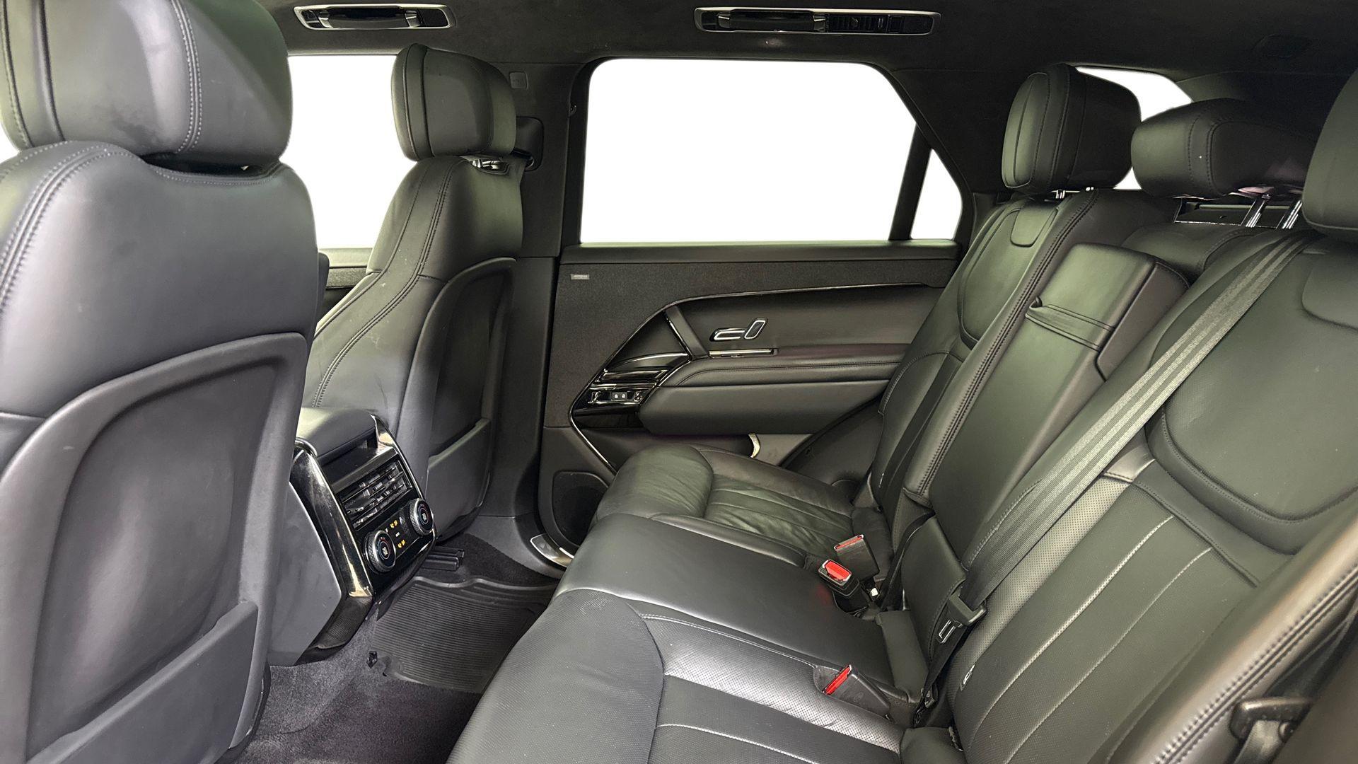 Land Rover Range Rover Sport view 4