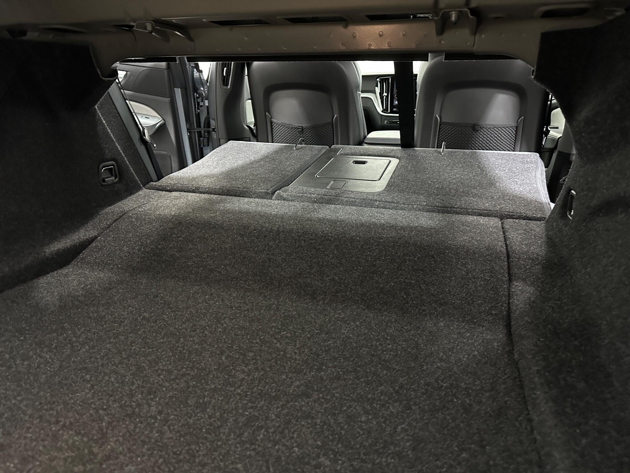 Volvo S60 view 44