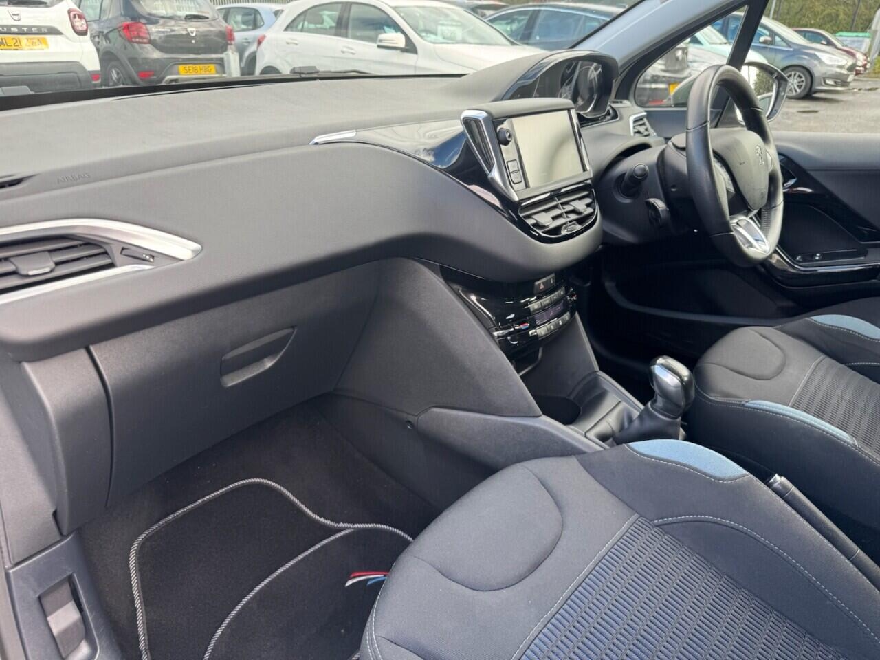 Peugeot 208 view 49