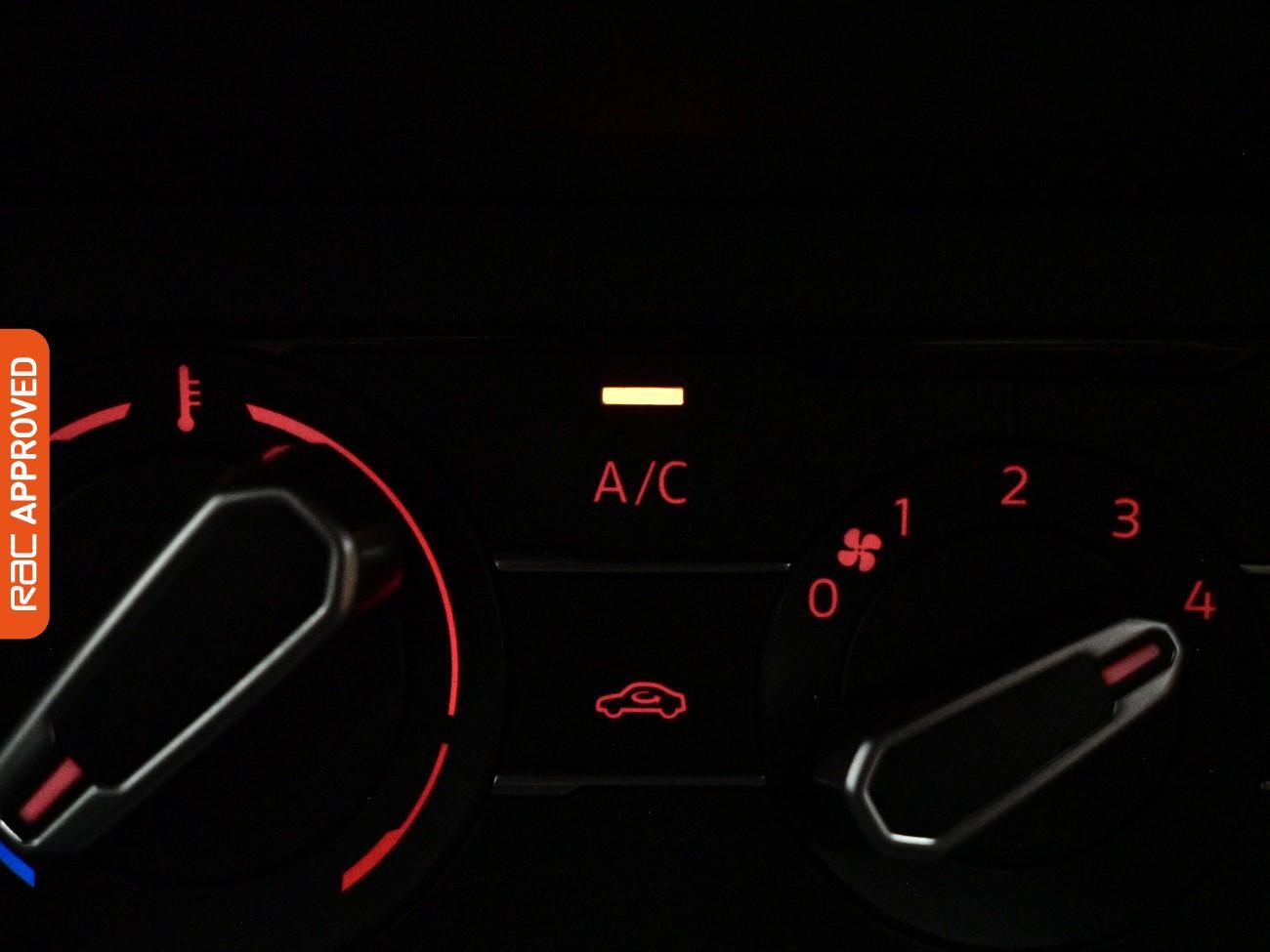 Volkswagen Polo view 18