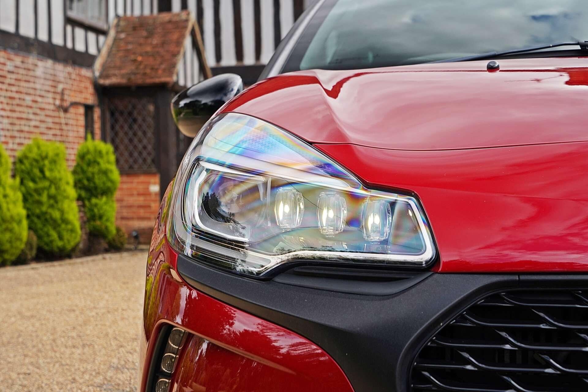 DS Automobiles DS 3 view 10