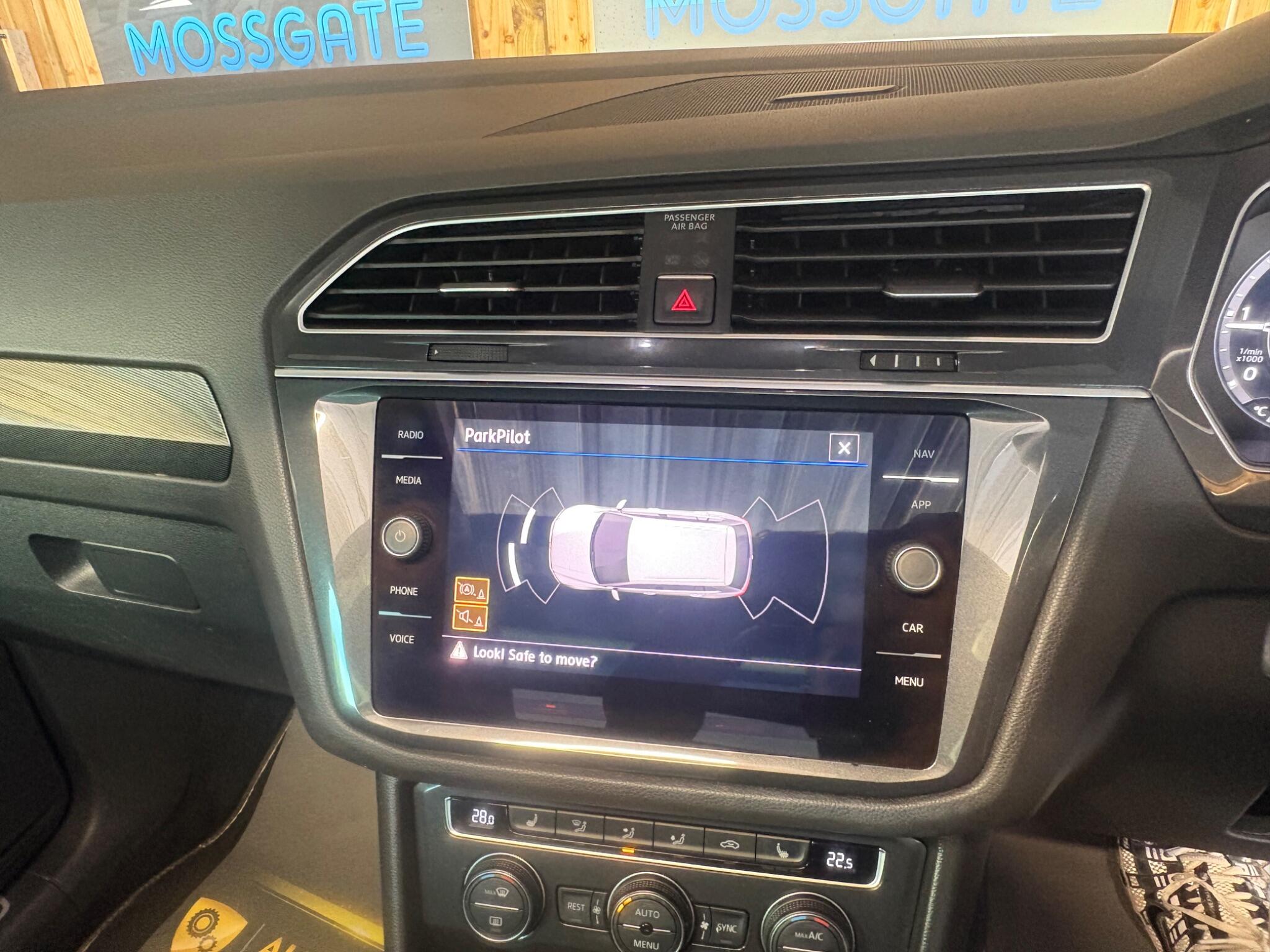 Volkswagen Tiguan view 23