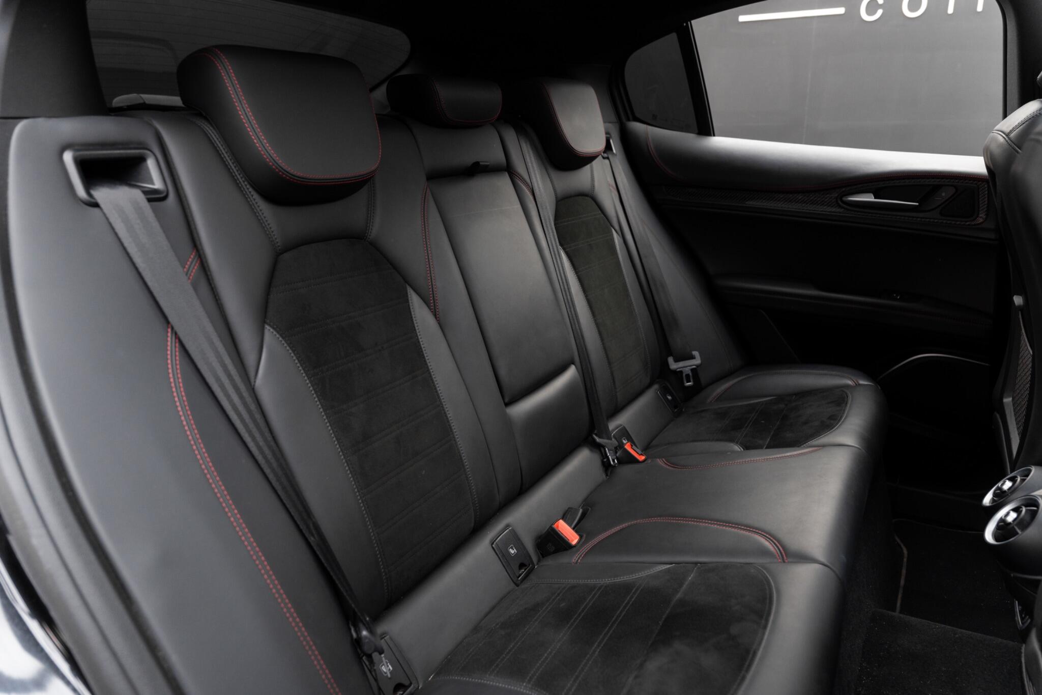 Alfa Romeo Stelvio view 44
