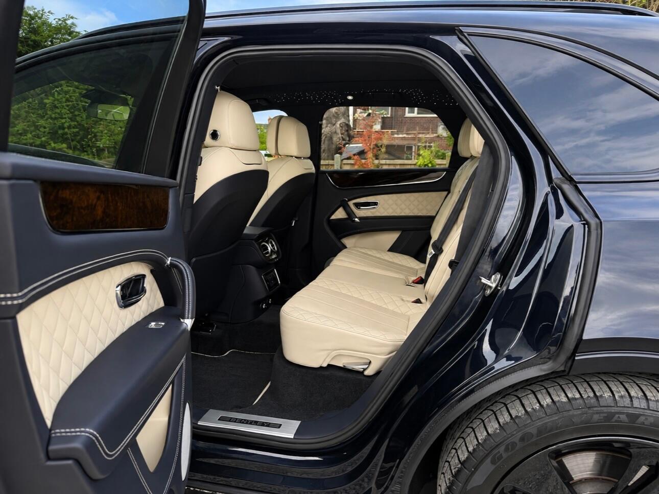 Bentley Bentayga view 33