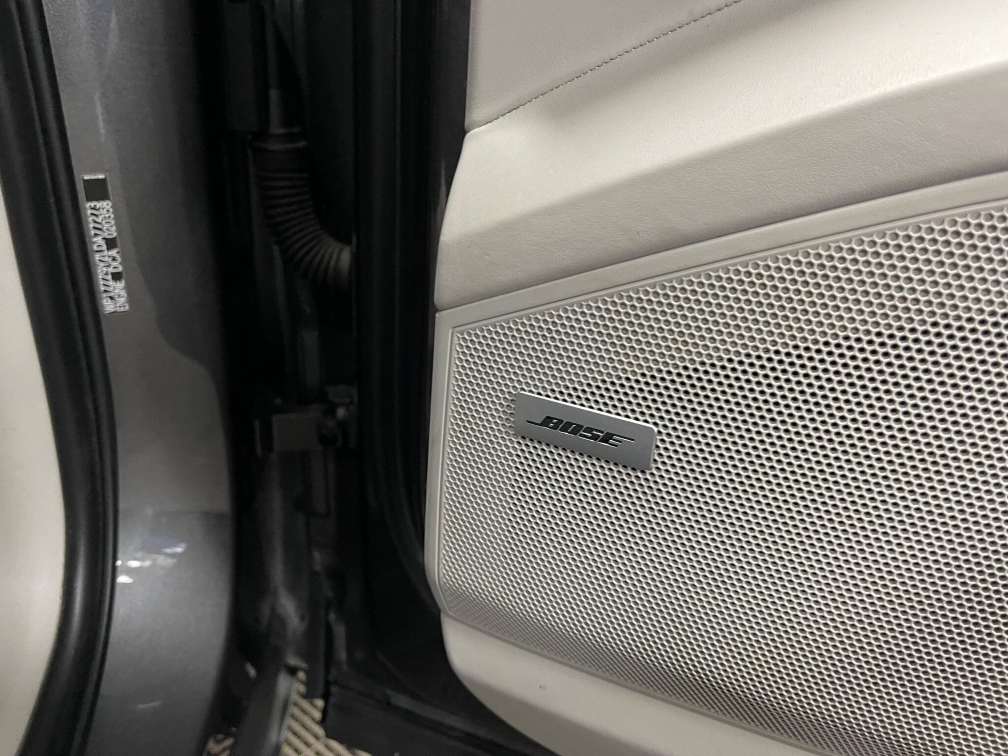 Porsche Cayenne view 60