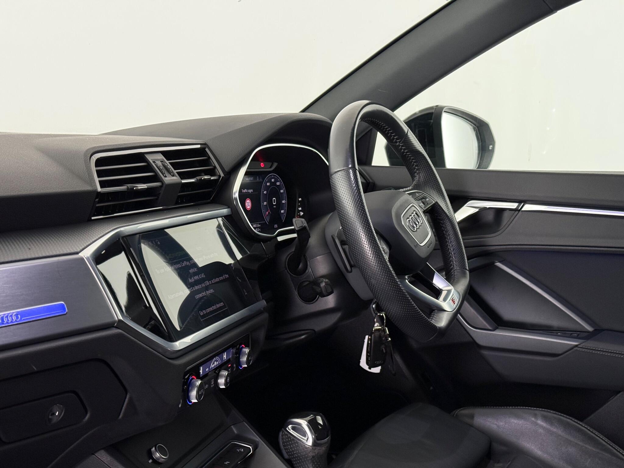 Audi Q3 view 4