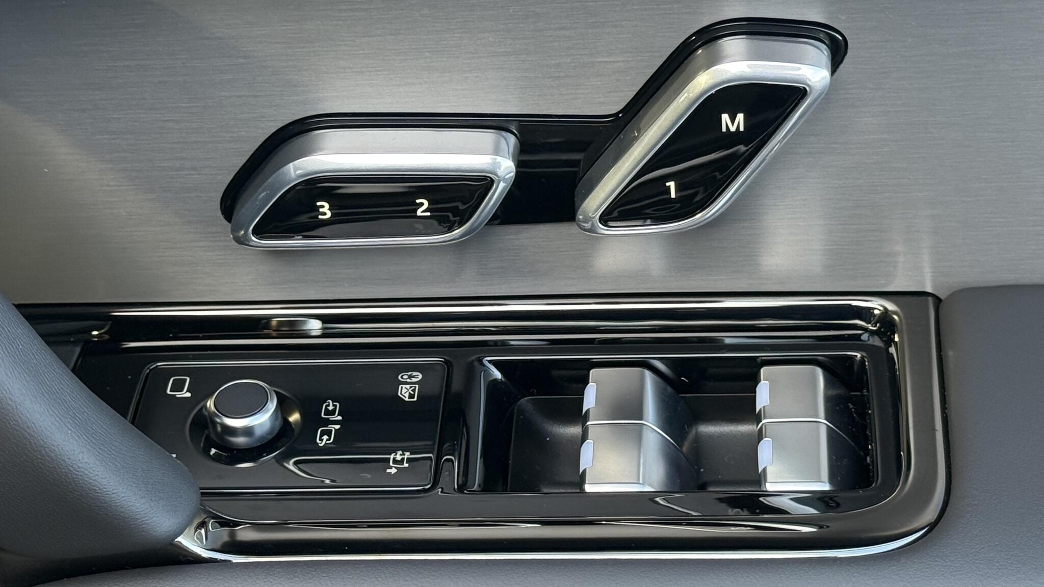 Land Rover Range Rover Sport view 33