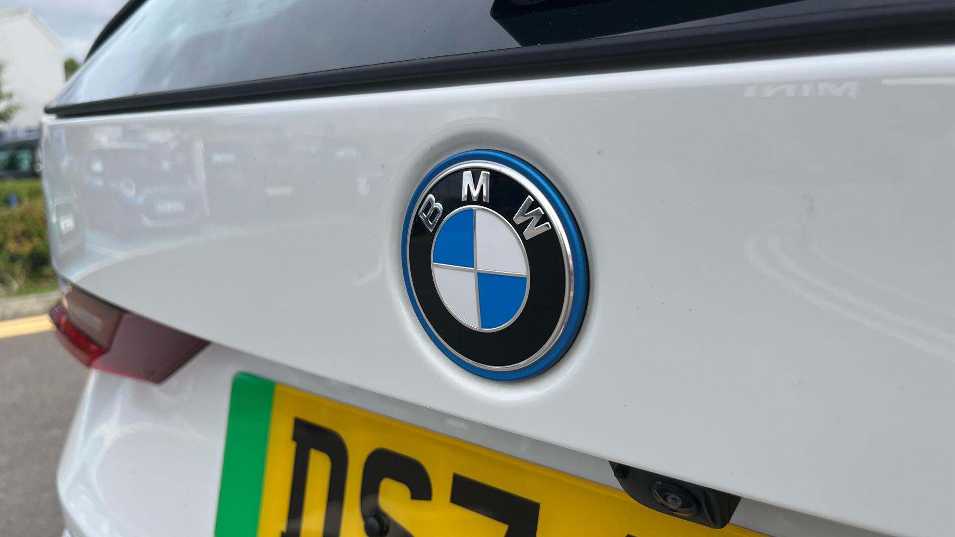 BMW iX1 view 29