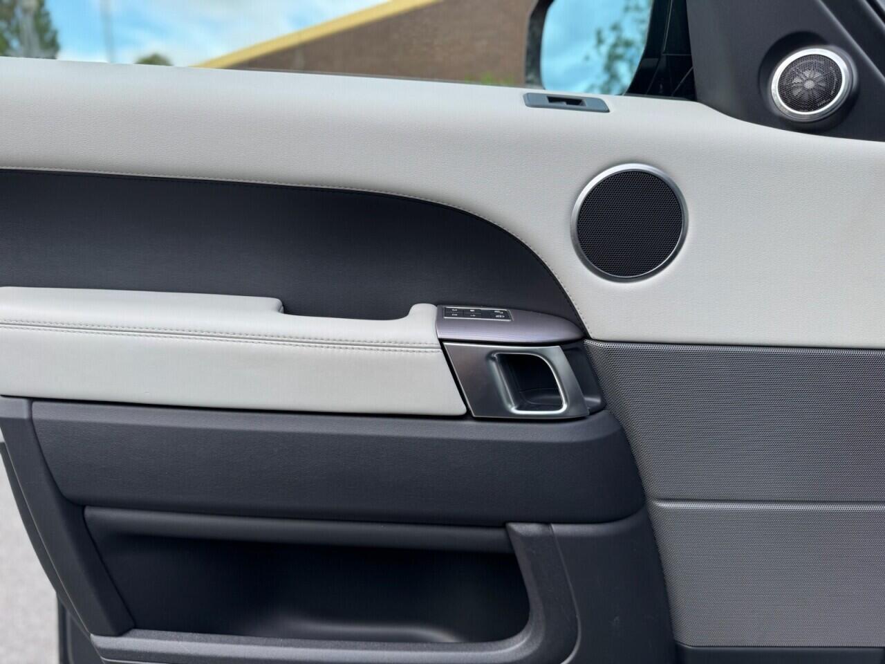 Land Rover Range Rover Sport view 28