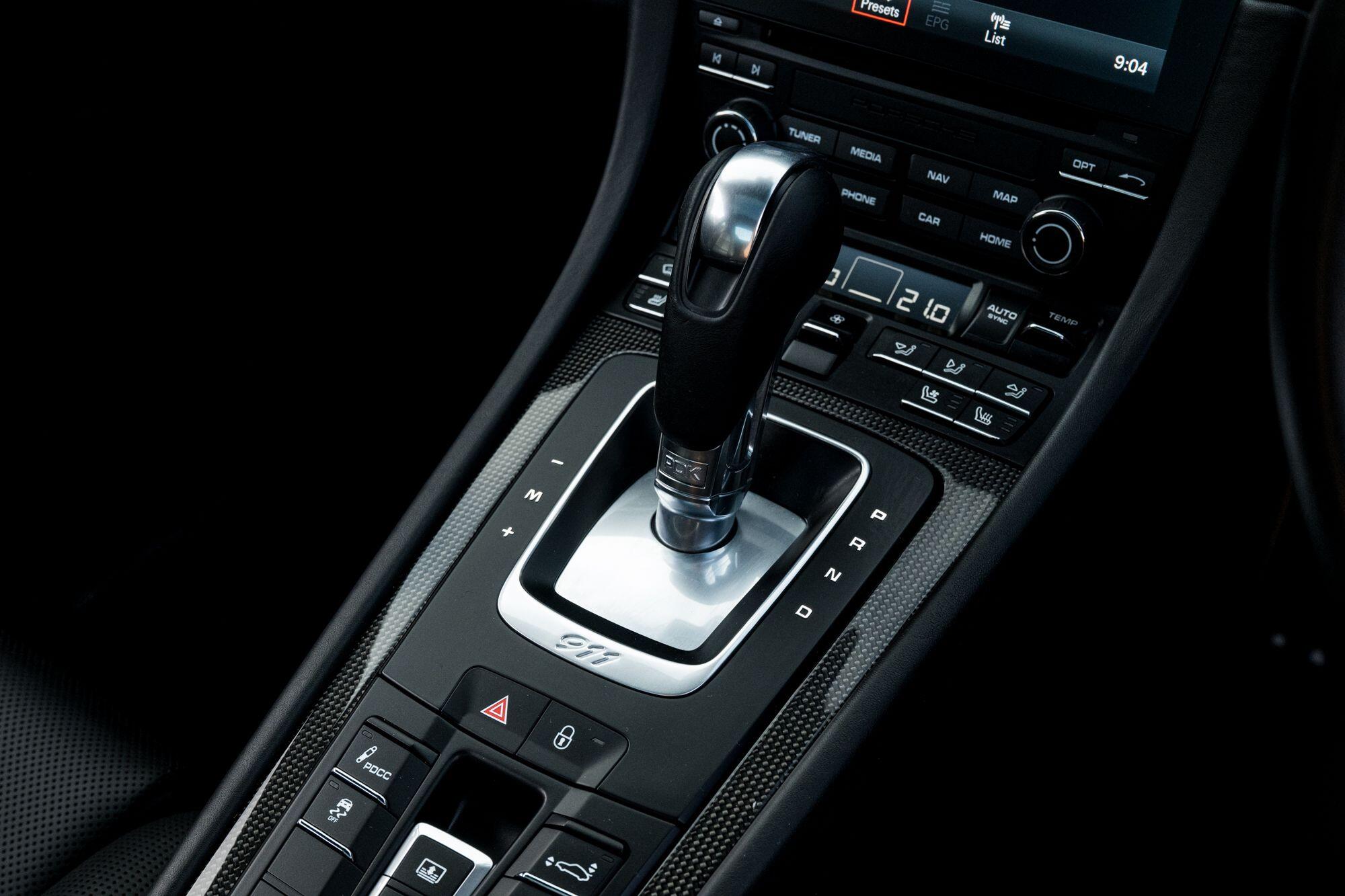 Porsche 911 view 60
