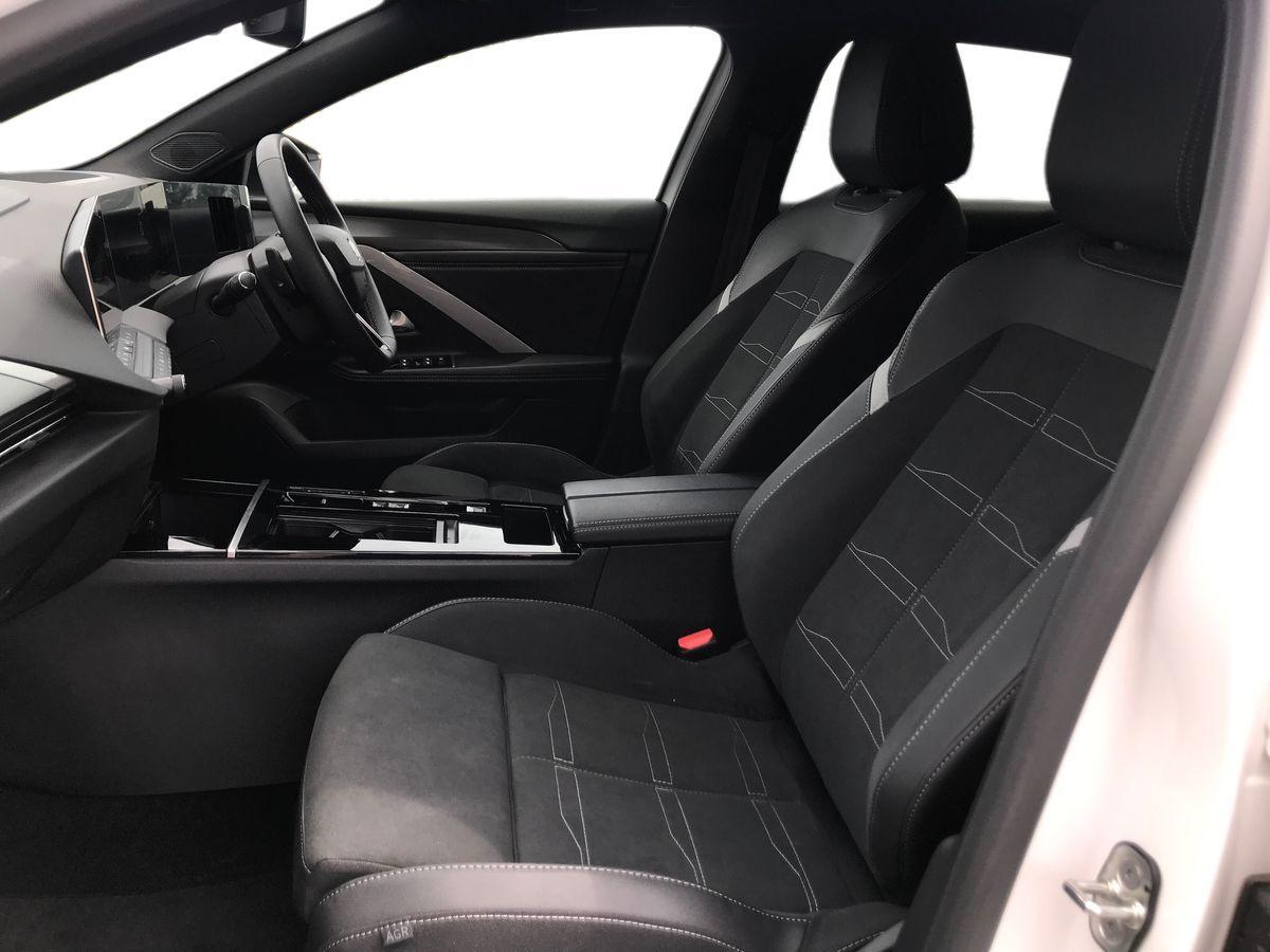 Vauxhall Astra view 6