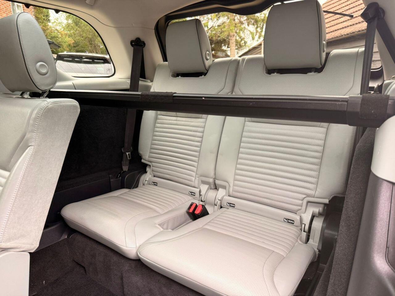 Land Rover Discovery view 17
