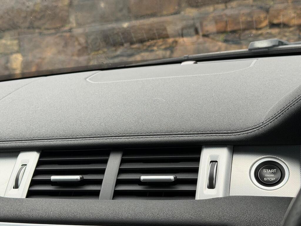 Land Rover Range Rover Evoque view 30
