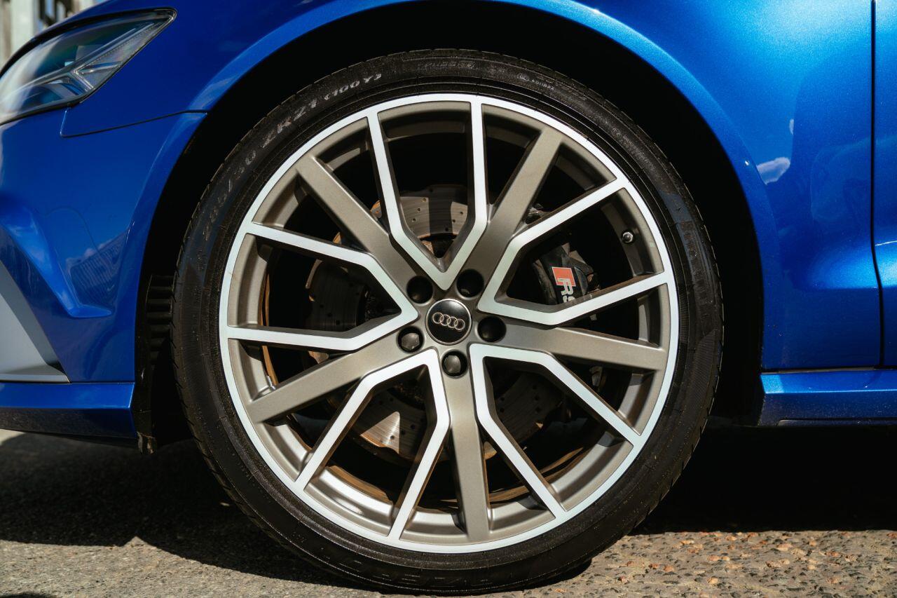 Audi RS6 view 35