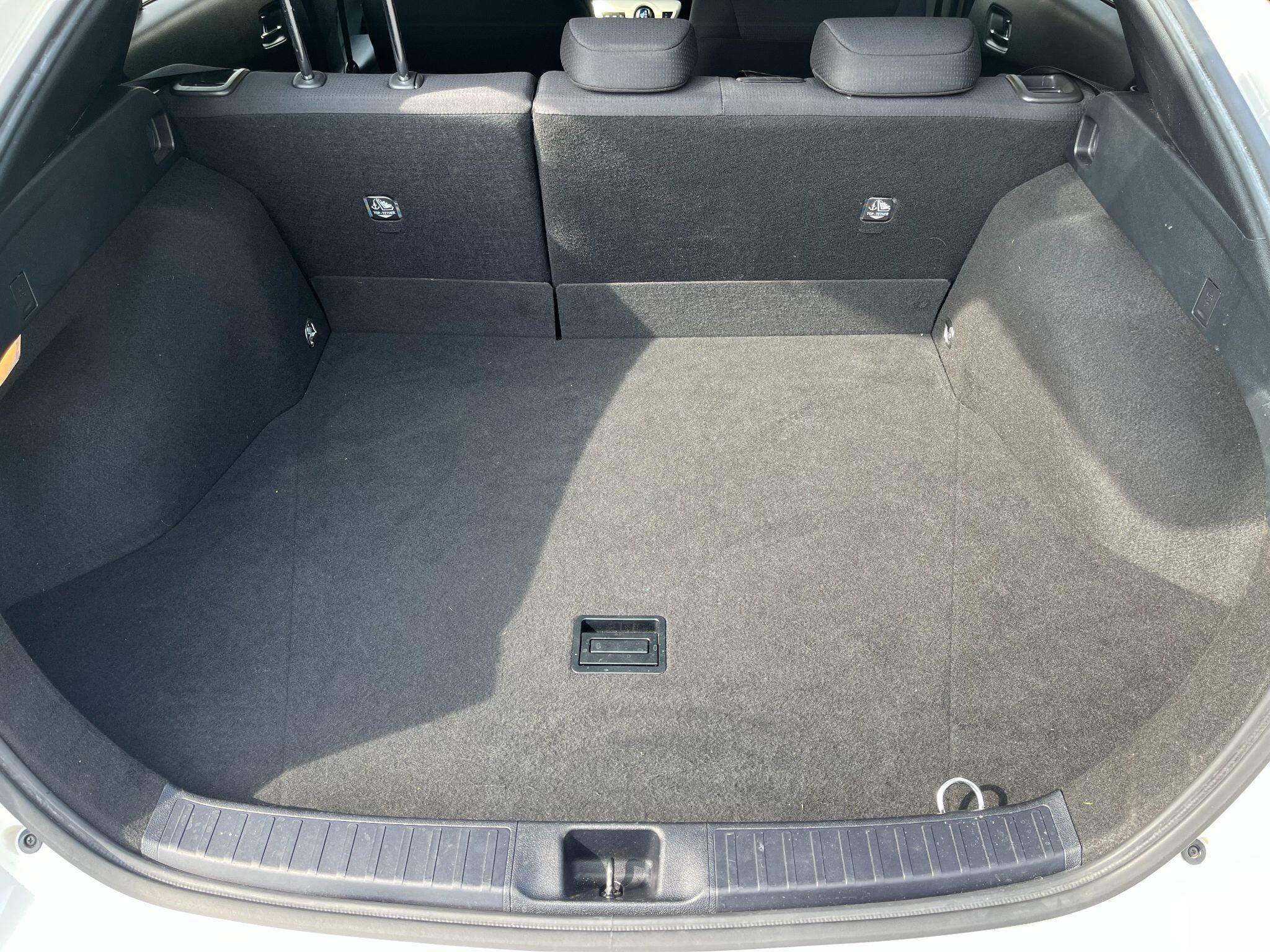 Toyota Prius view 40