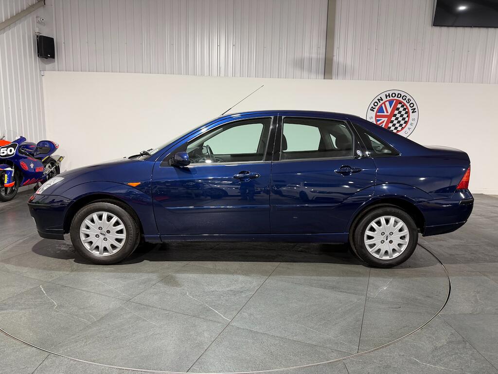 Ford Focus view 15