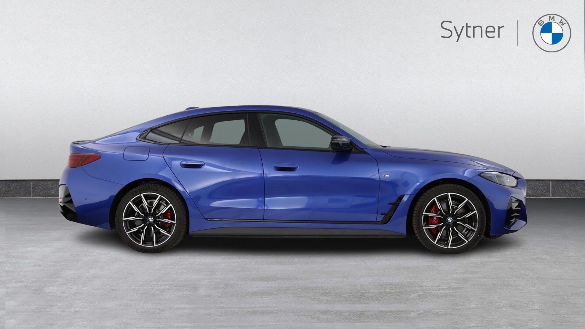 BMW i4 view 3