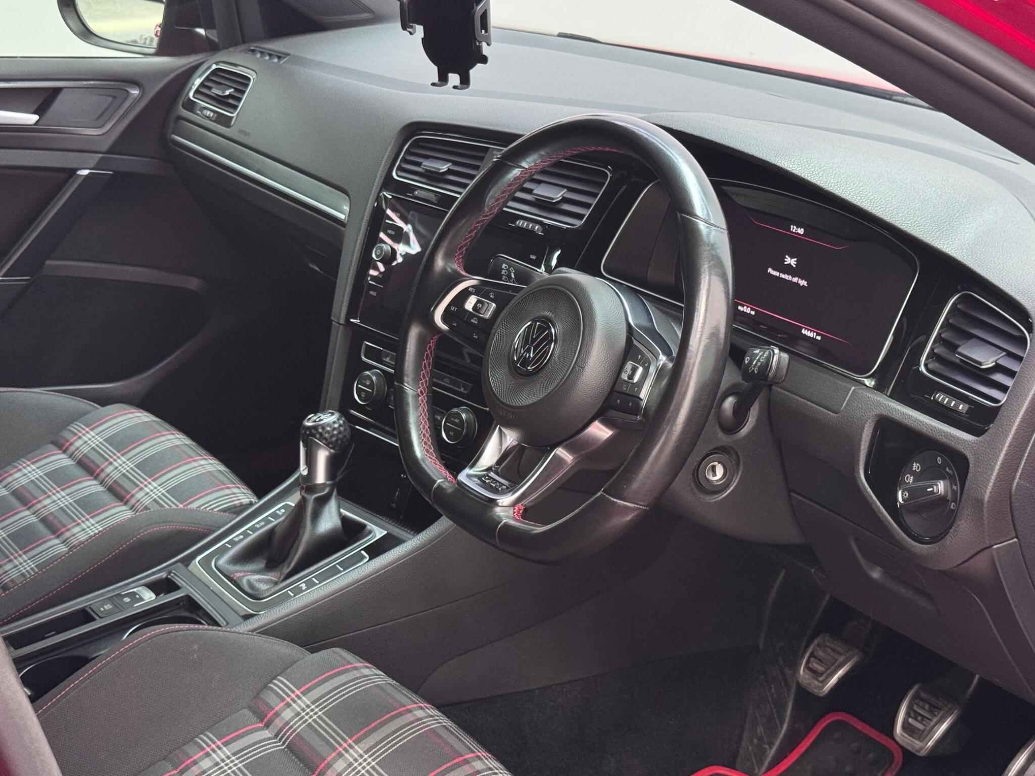 Volkswagen Golf view 42